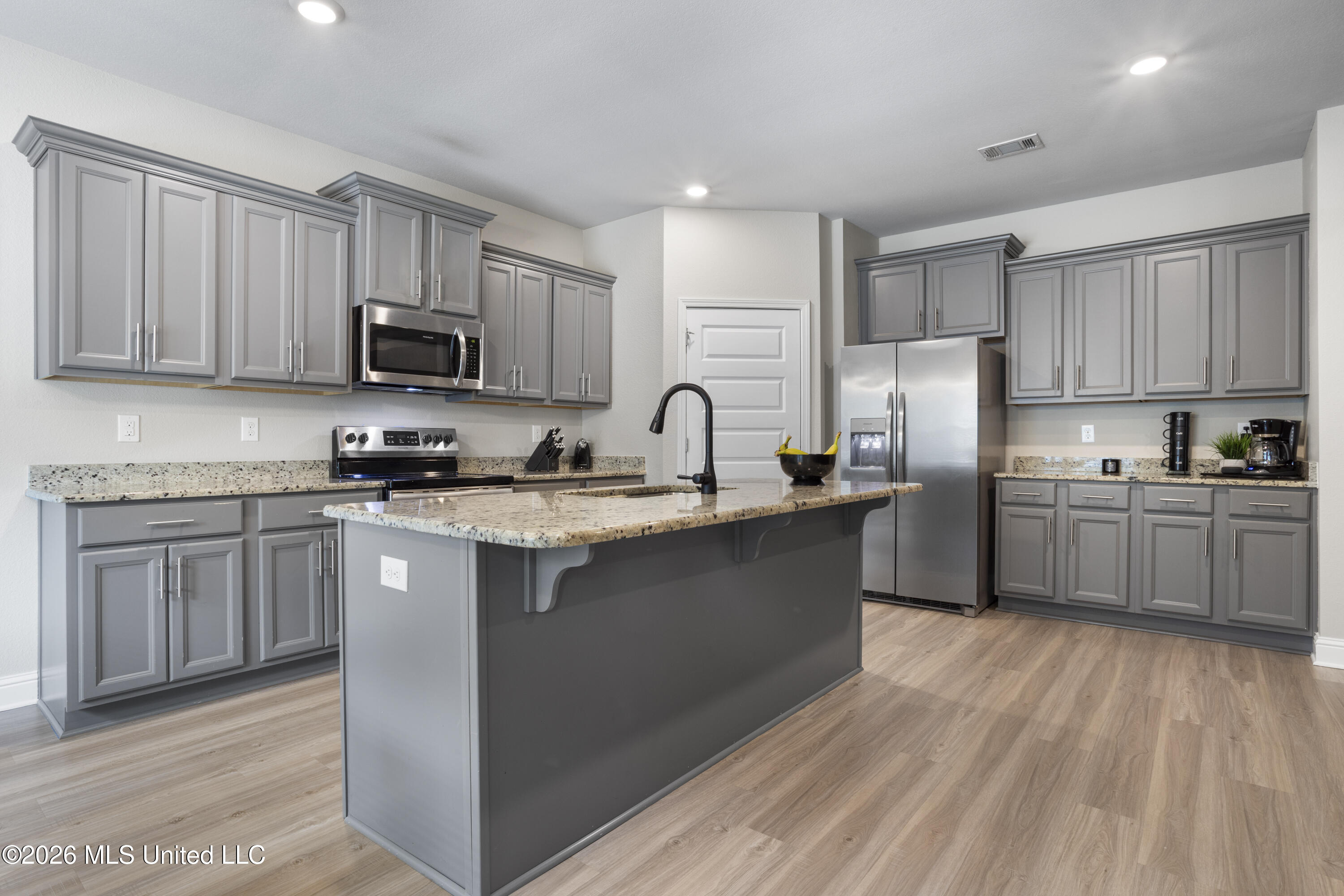 8452 Rock Glen Road Property Photo 11