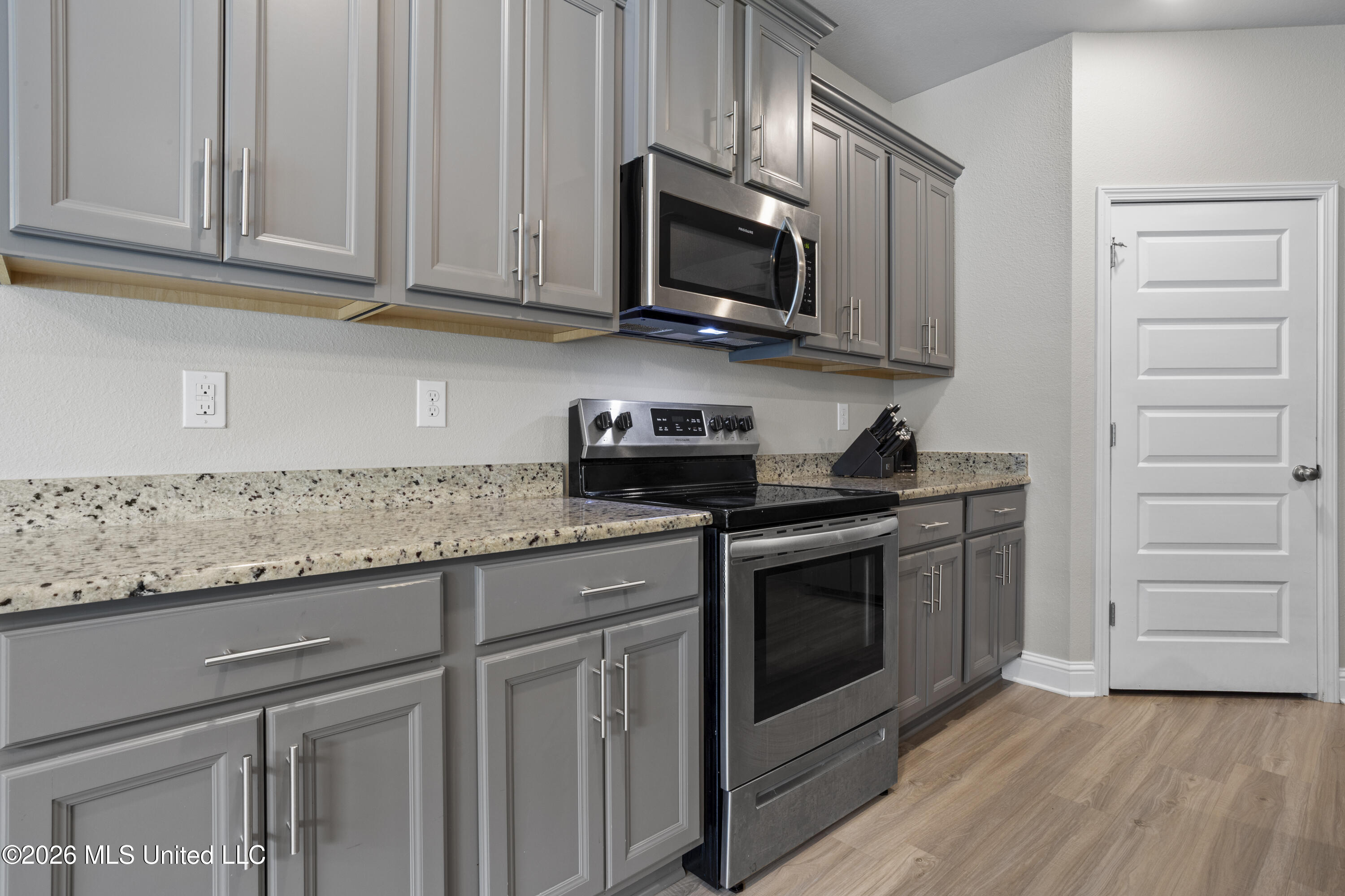 8452 Rock Glen Road Property Photo 13