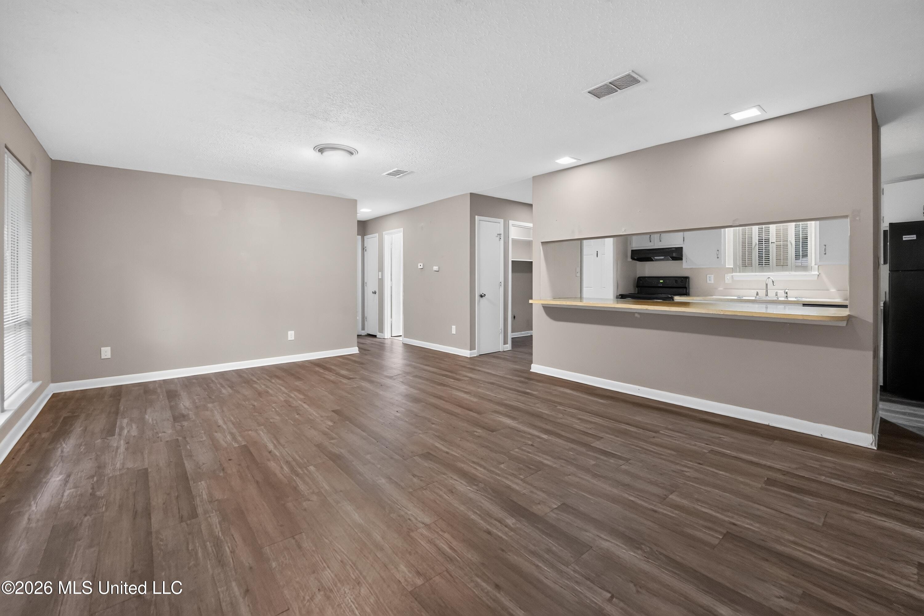 5710 Orchard View Property Photo 8