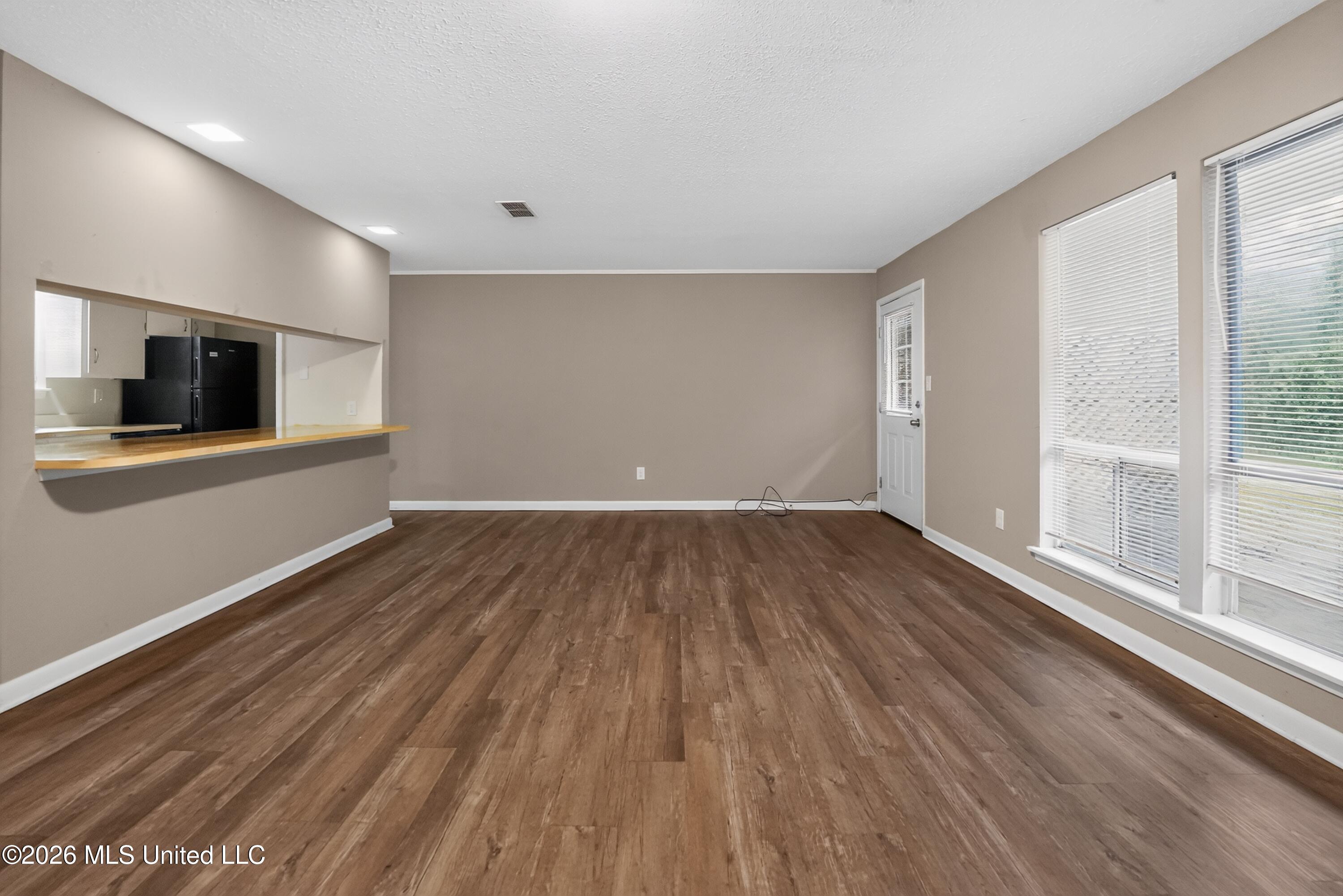 5710 Orchard View Property Photo 9