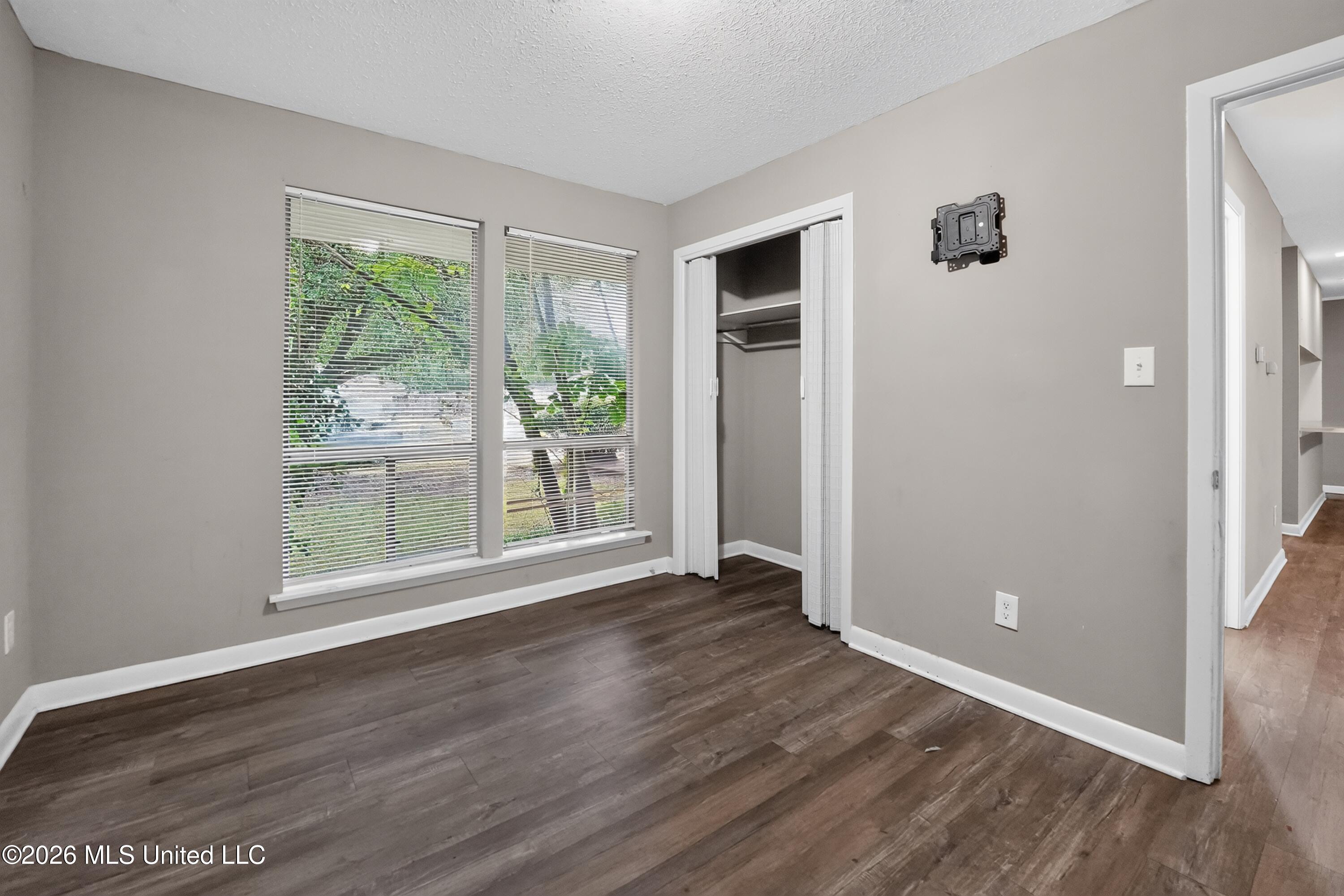 5710 Orchard View Property Photo 28