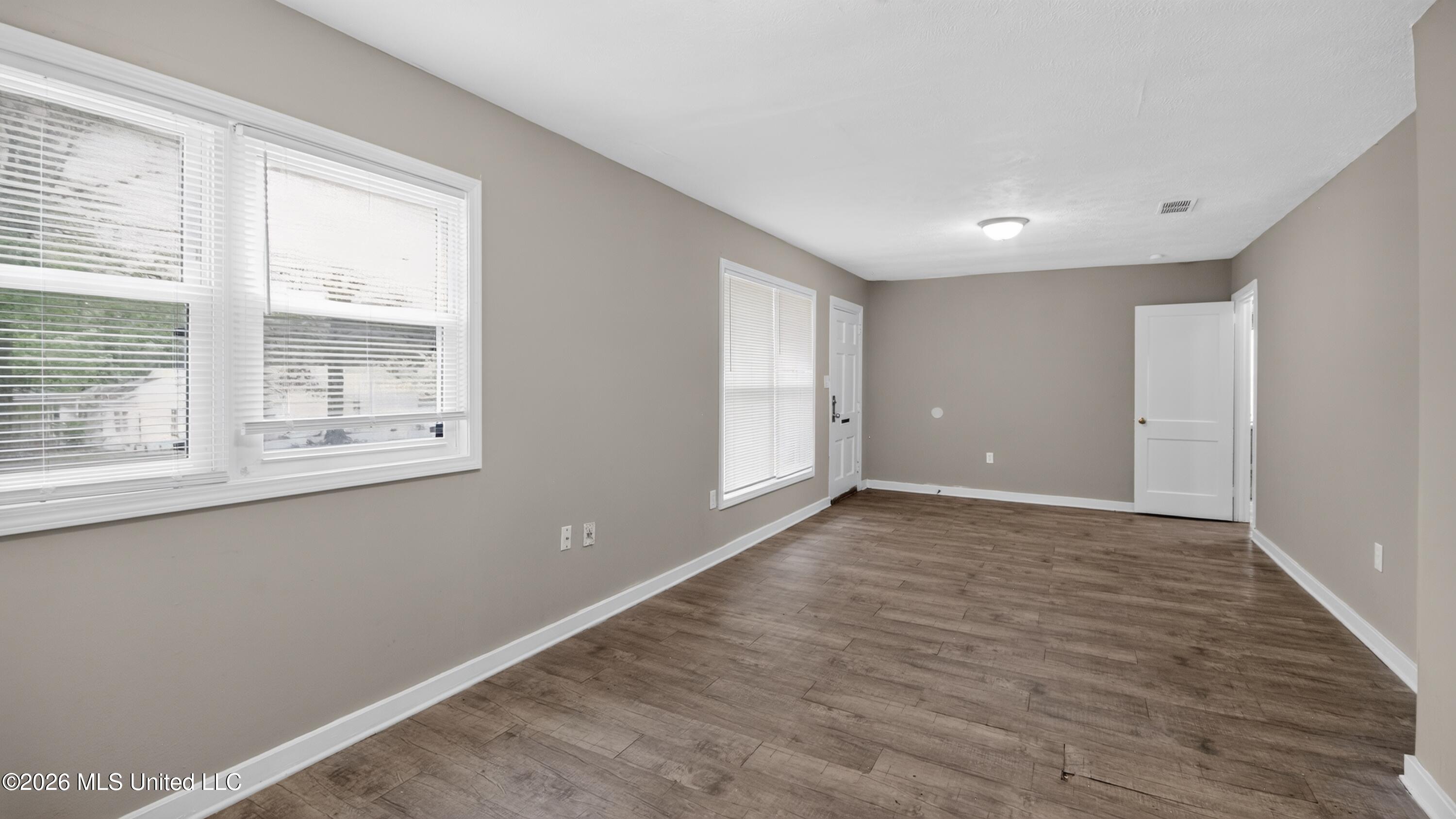609 Launcelot Road Property Photo 8