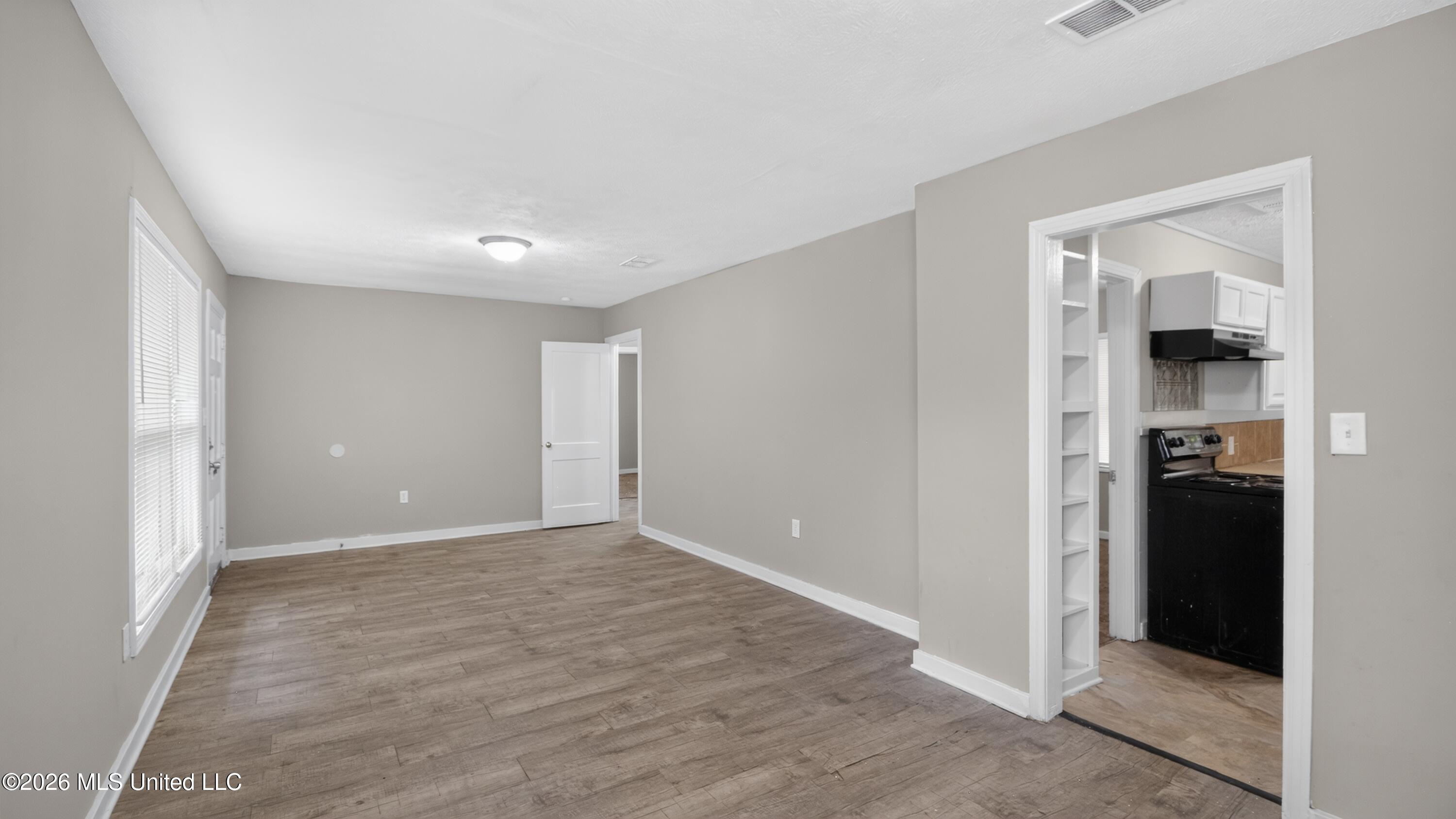 609 Launcelot Road Property Photo 9