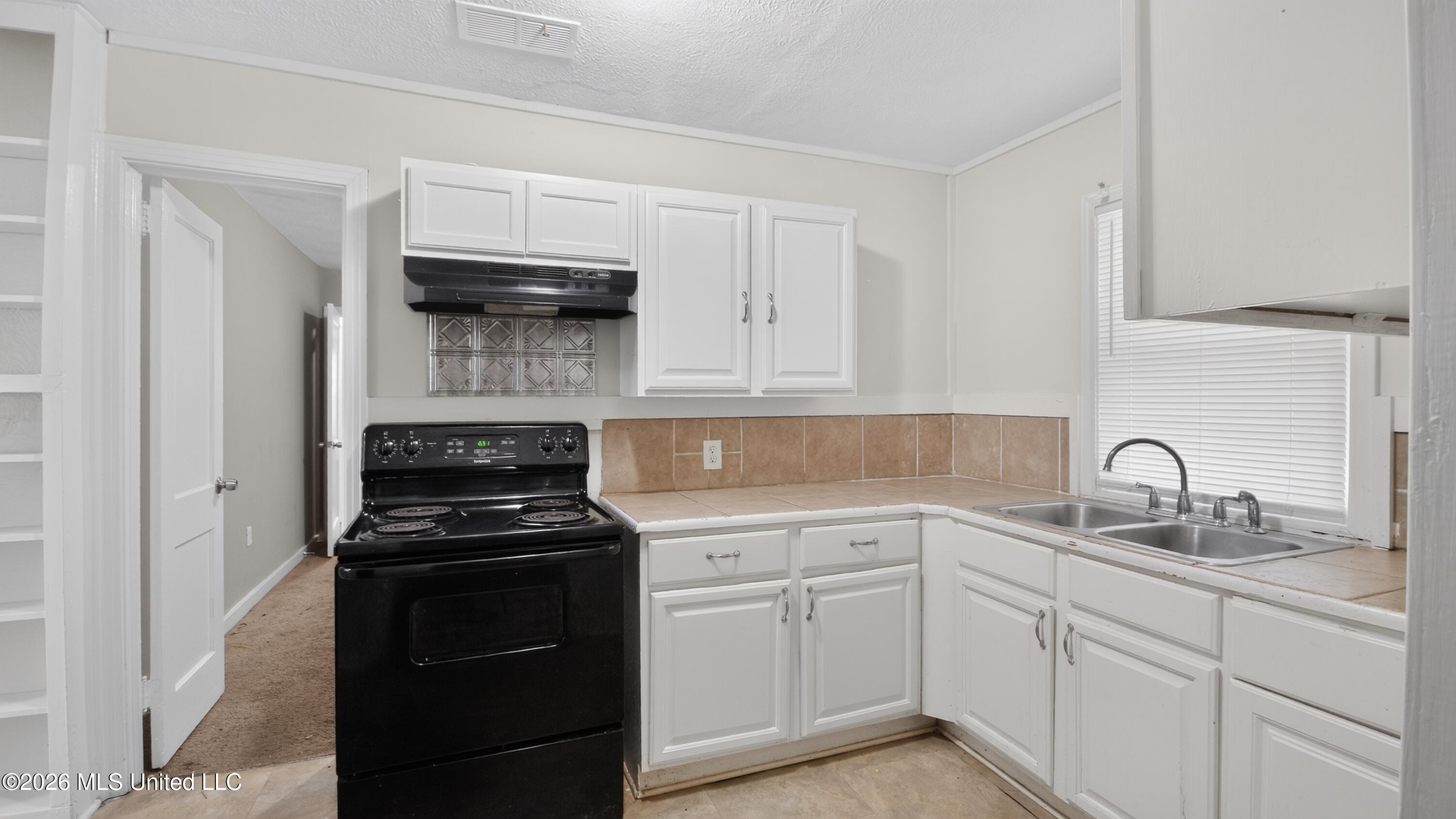 609 Launcelot Road Property Photo 14
