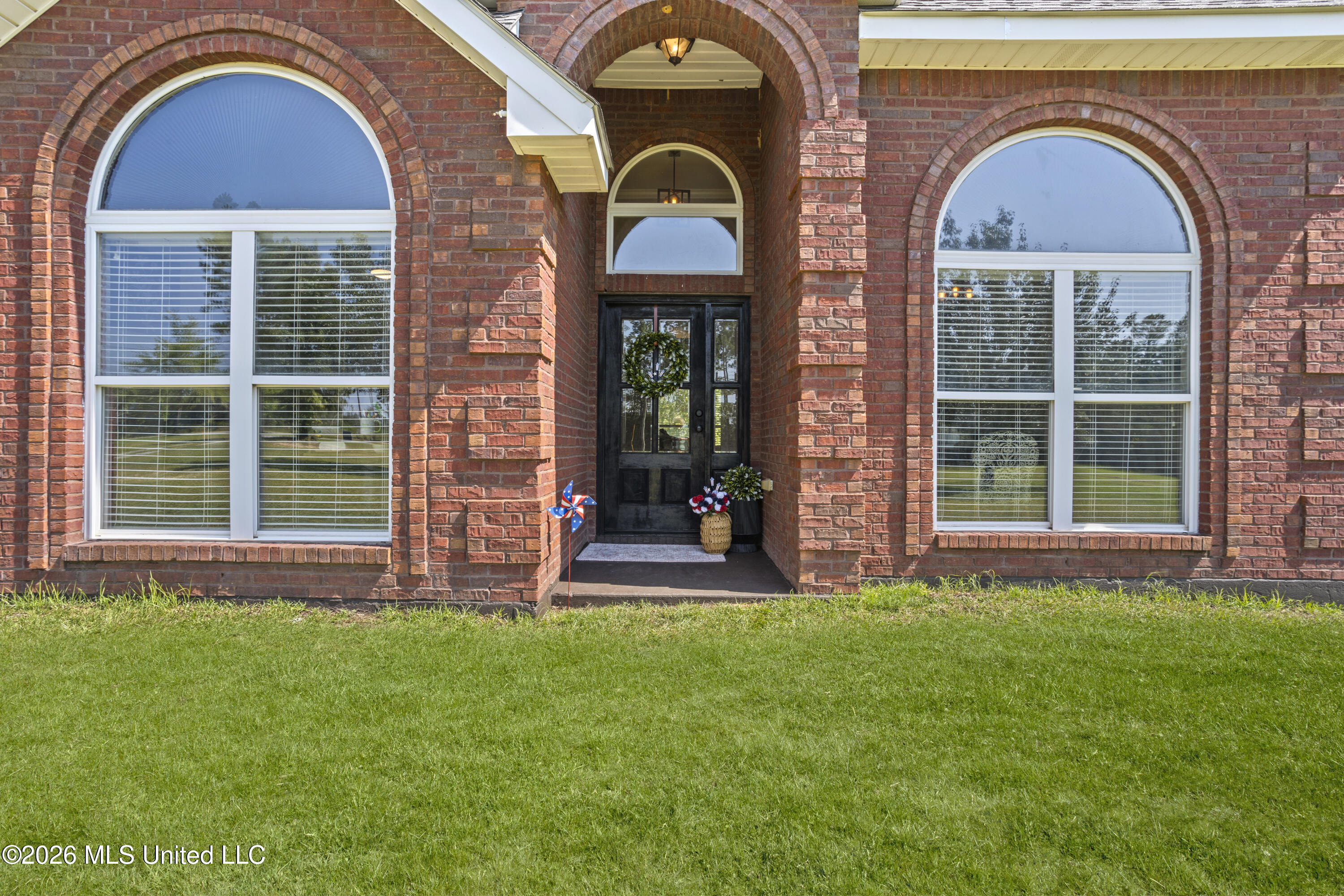 22720 Old River Road Property Photo 6
