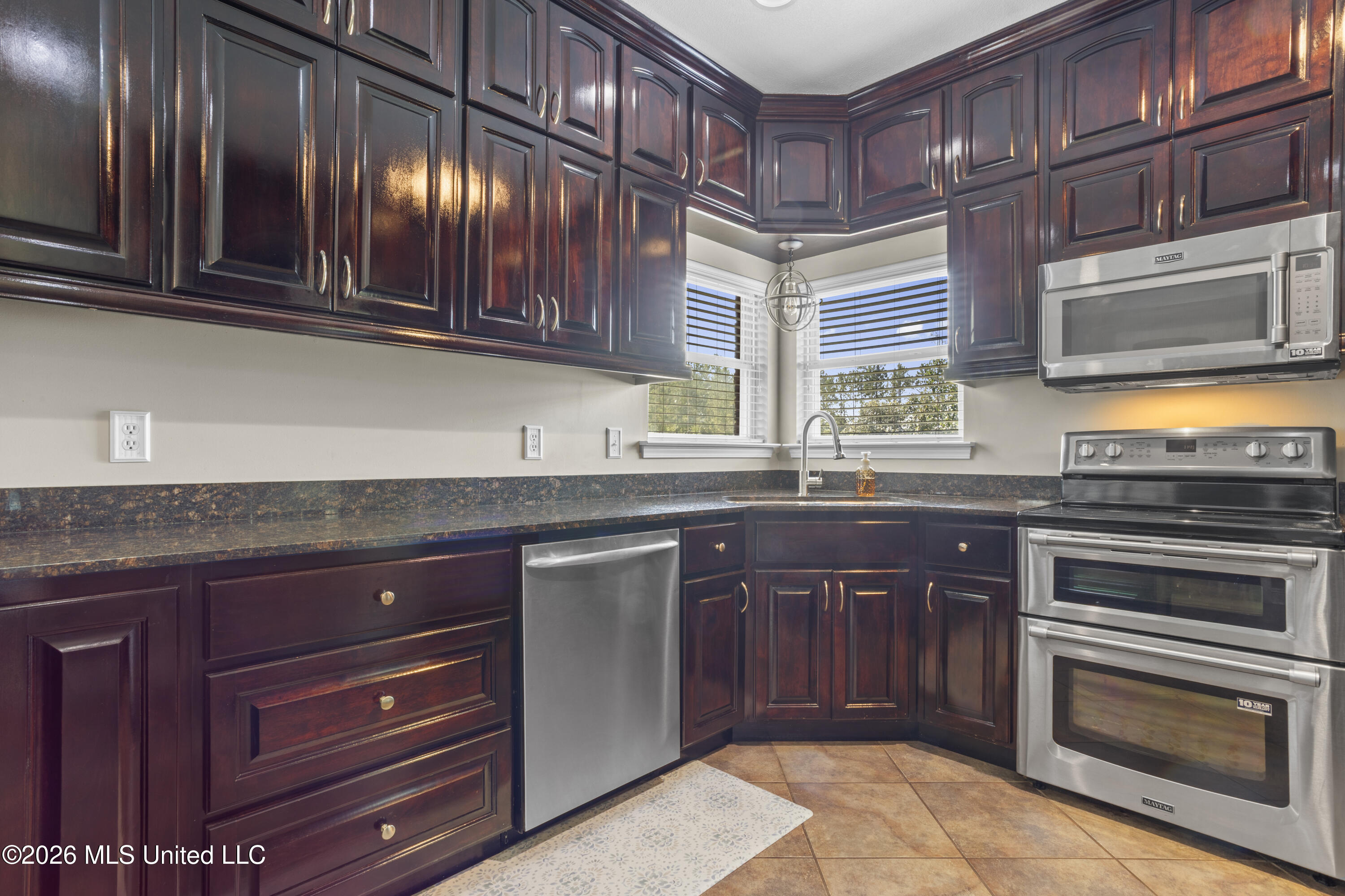 22720 Old River Road Property Photo 14