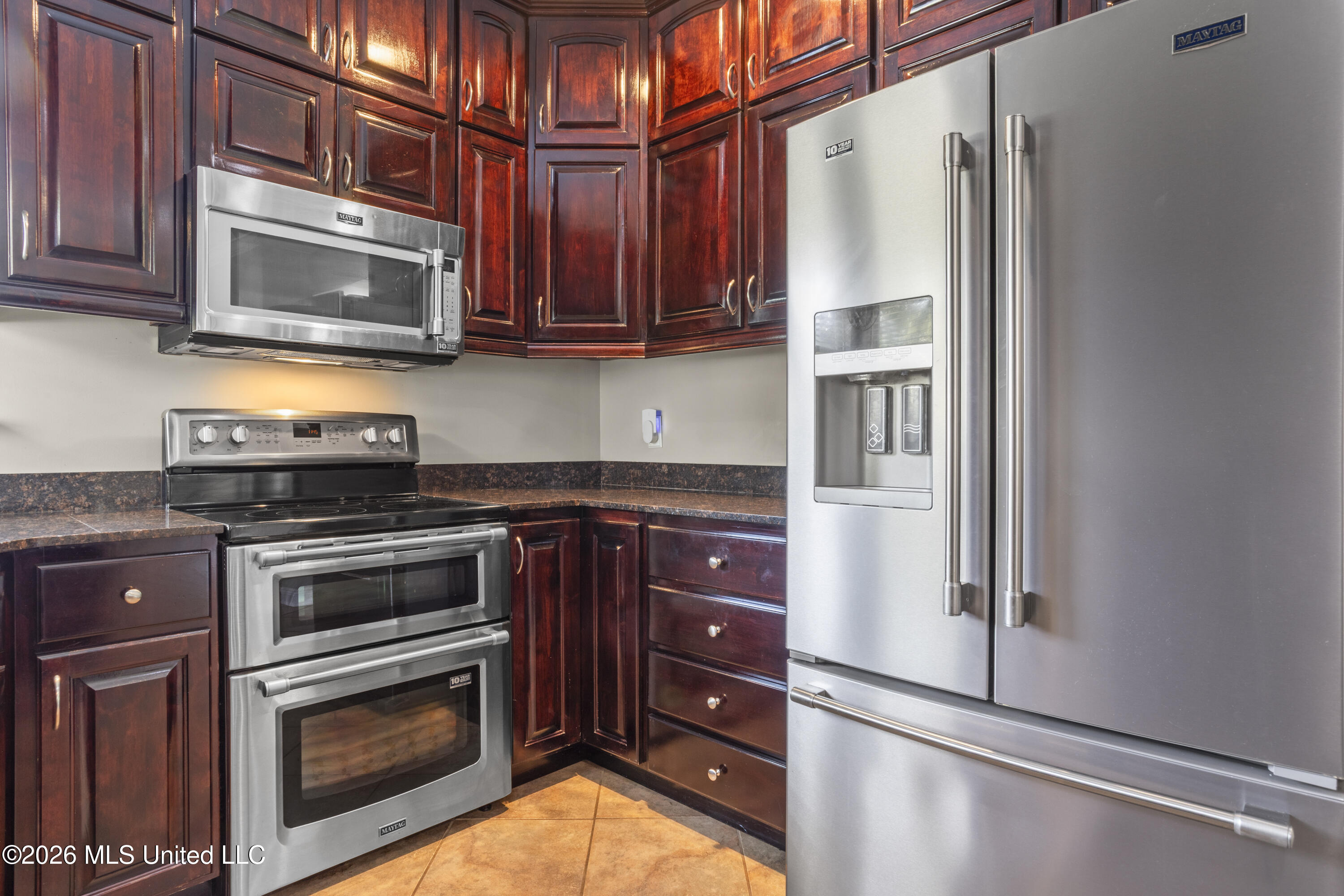 22720 Old River Road Property Photo 15