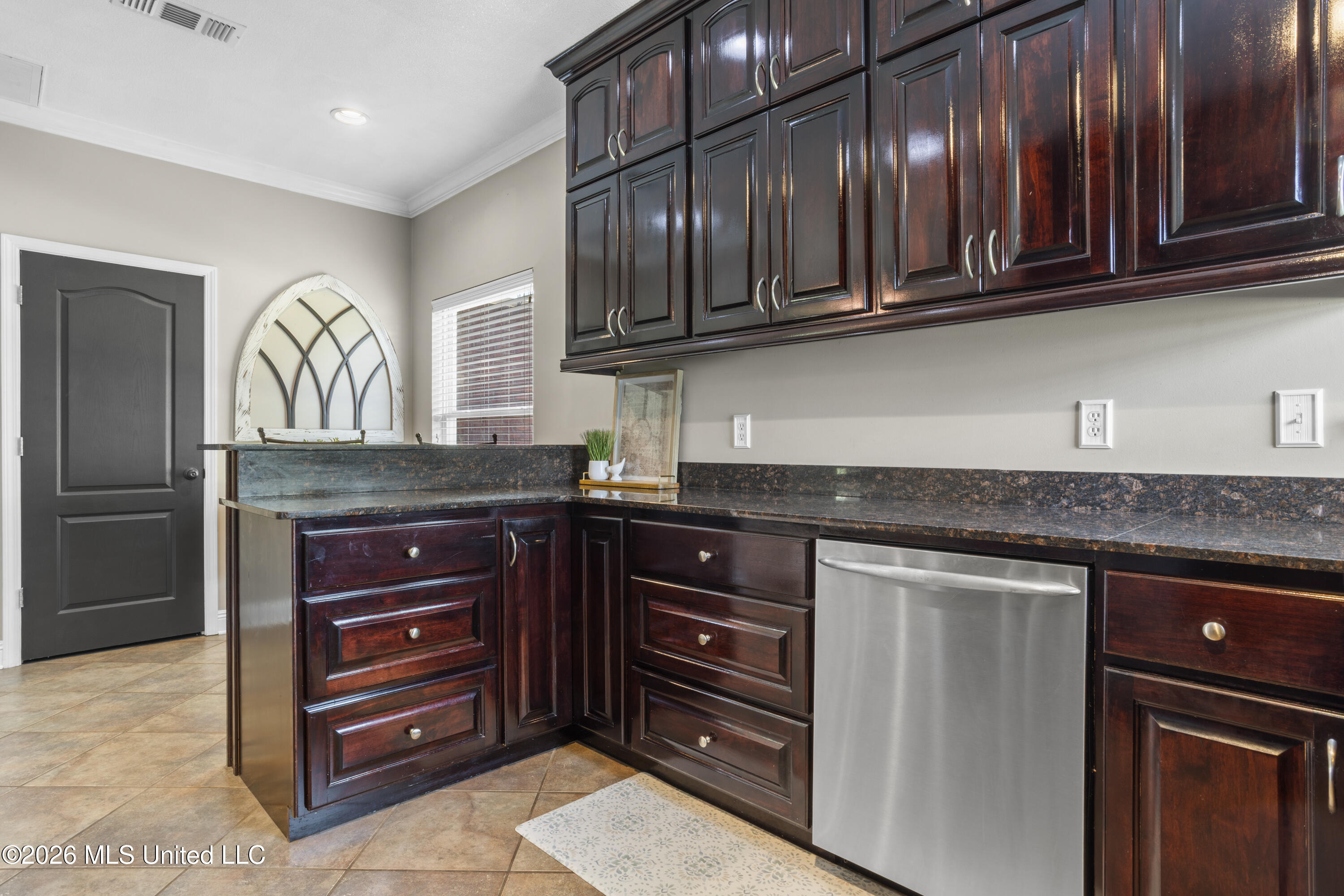 22720 Old River Road Property Photo 16