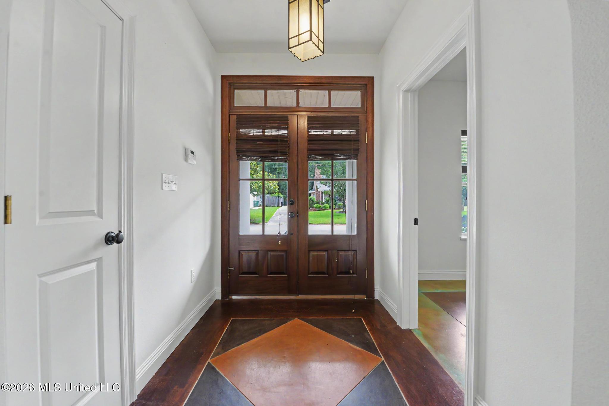 246 Pine Driveway Property Photo 7