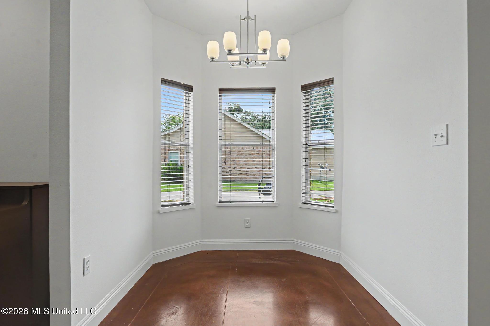 246 Pine Driveway Property Photo 16