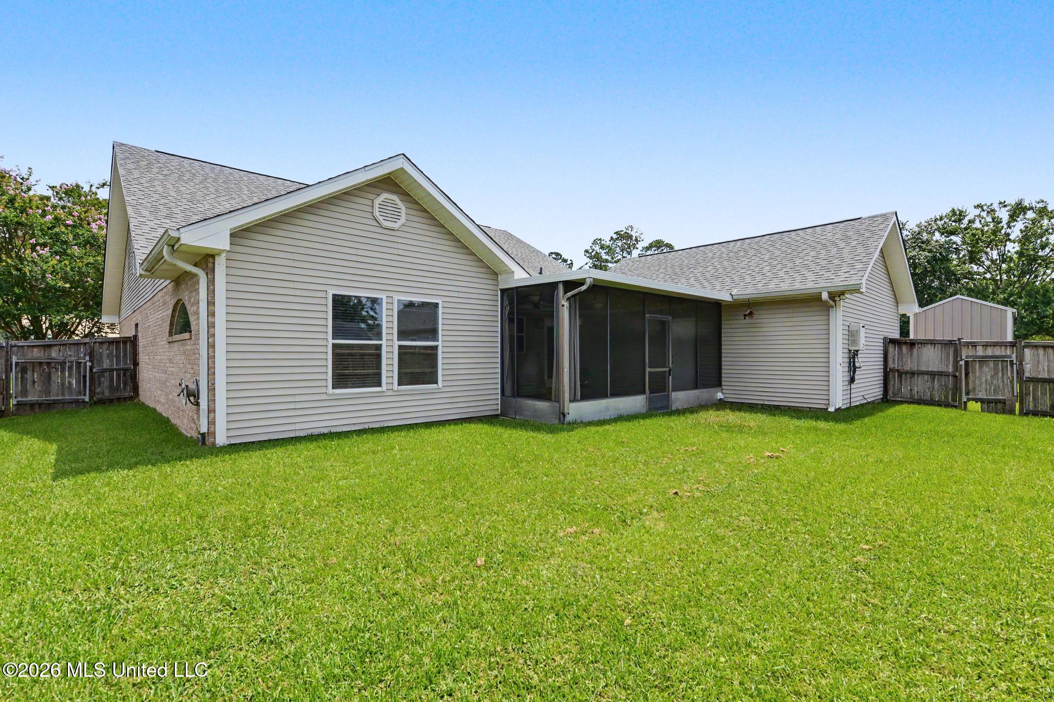 246 Pine Driveway Property Photo 33