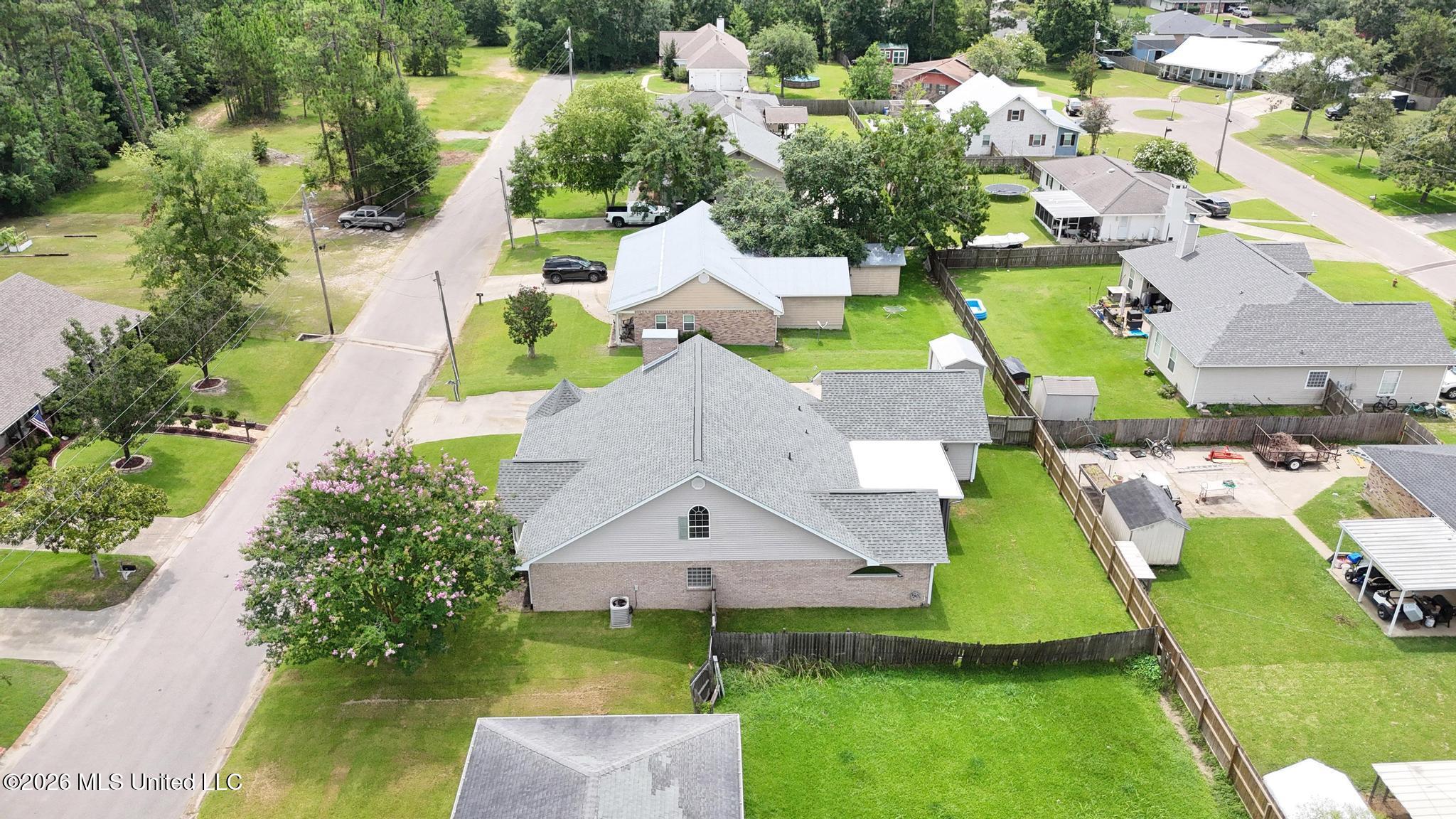246 Pine Driveway Property Photo 36