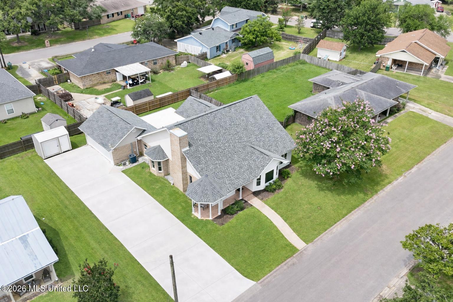 246 Pine Driveway Property Photo 40
