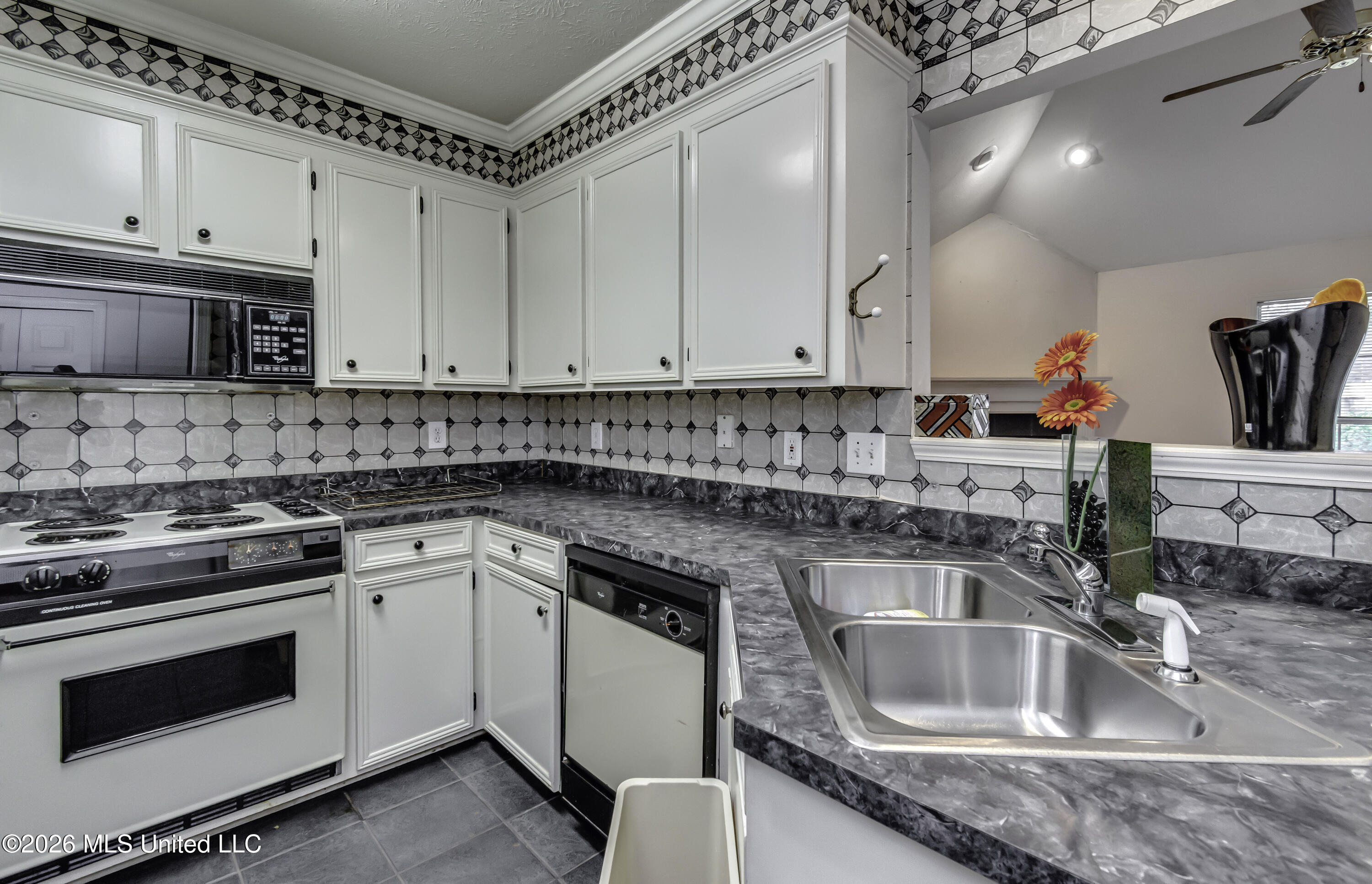 414 Friday Harbour Property Photo 18