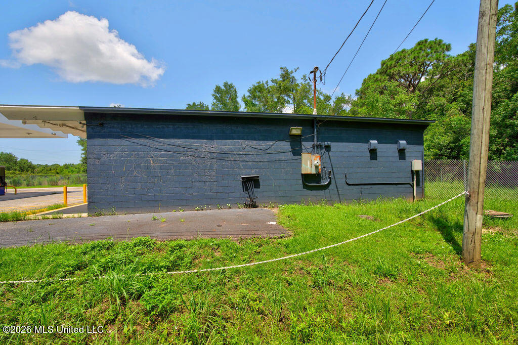 4317 Nathan Hale Avenue Property Photo 3