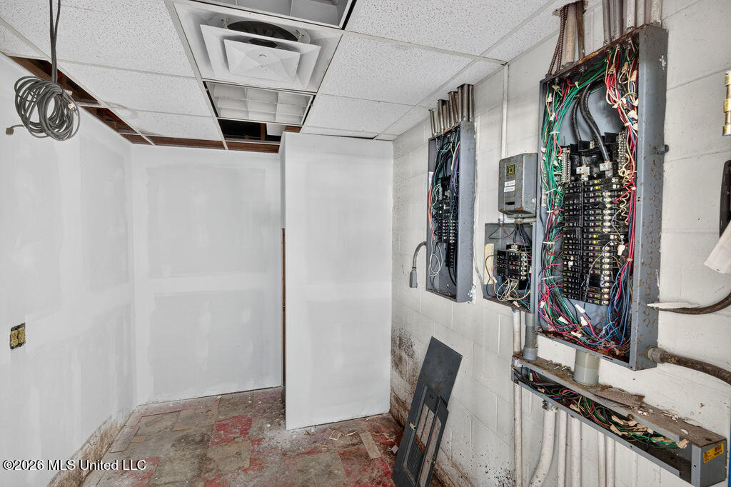 4317 Nathan Hale Avenue Property Photo 18