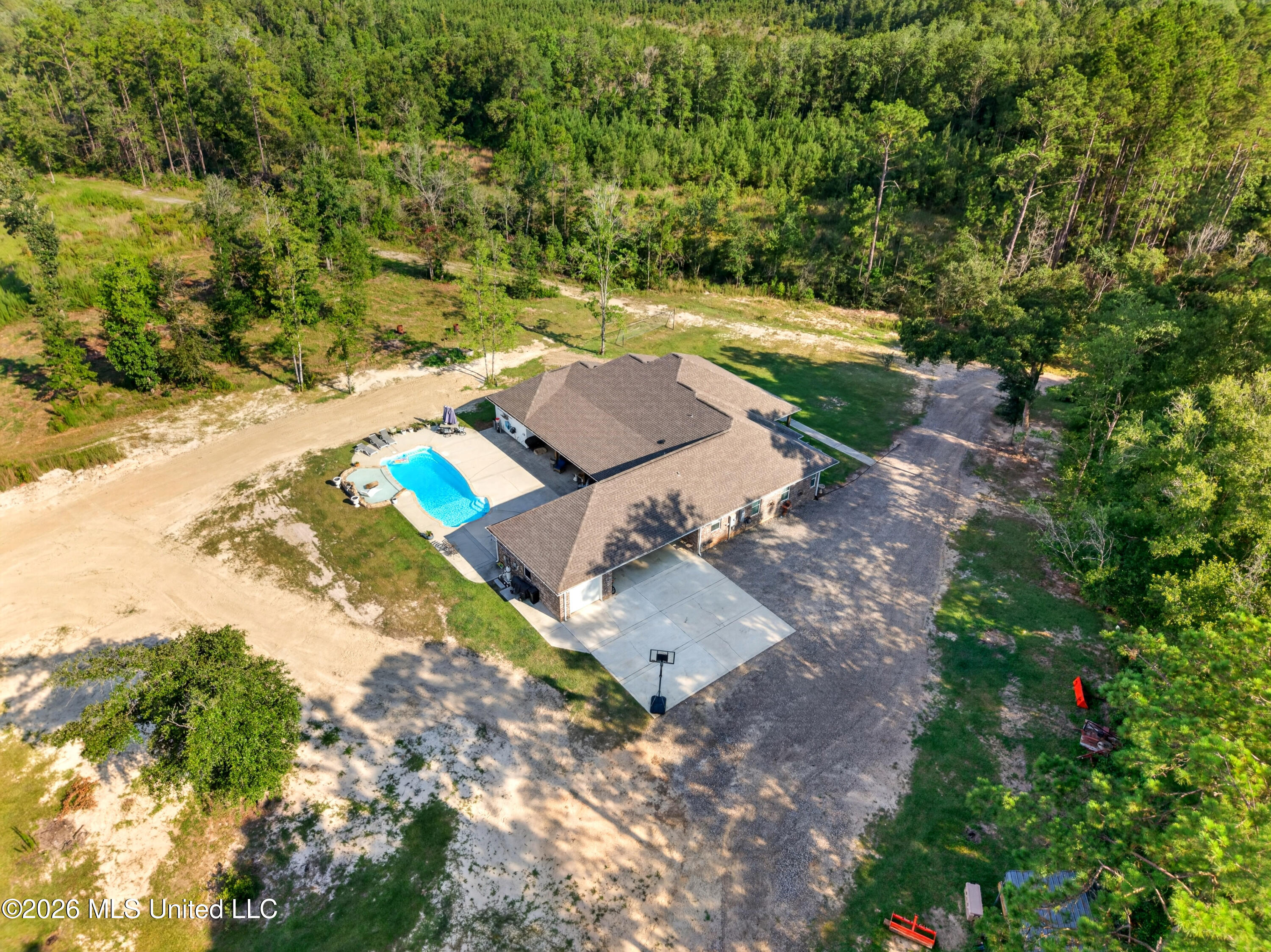40 Thompson Lane Property Photo 60