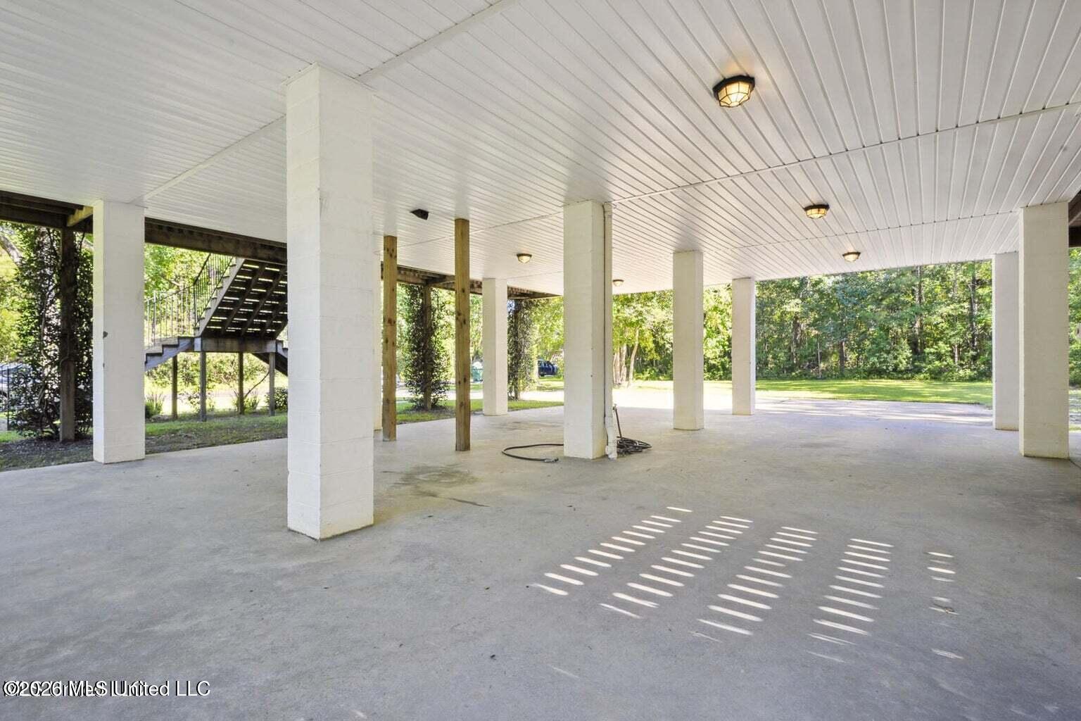 12216 Sandy Hook Lane Property Photo 6