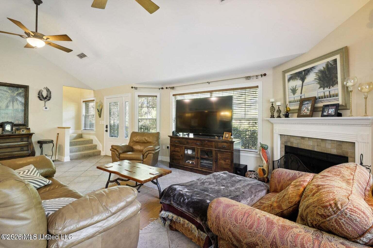 12216 Sandy Hook Lane Property Photo 8