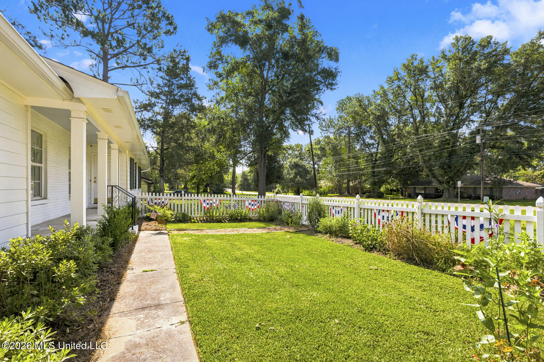 208 Saint Augustine Drive Property Photo 6