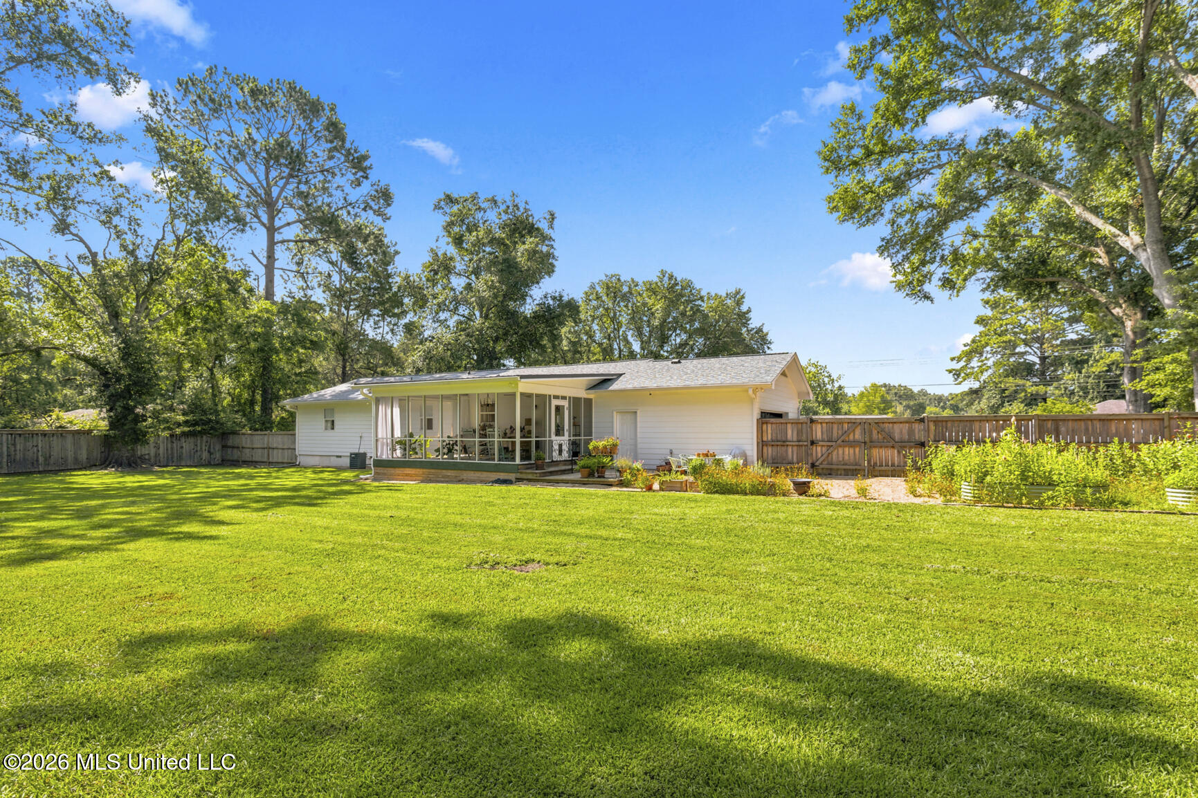 208 Saint Augustine Drive Property Photo 12