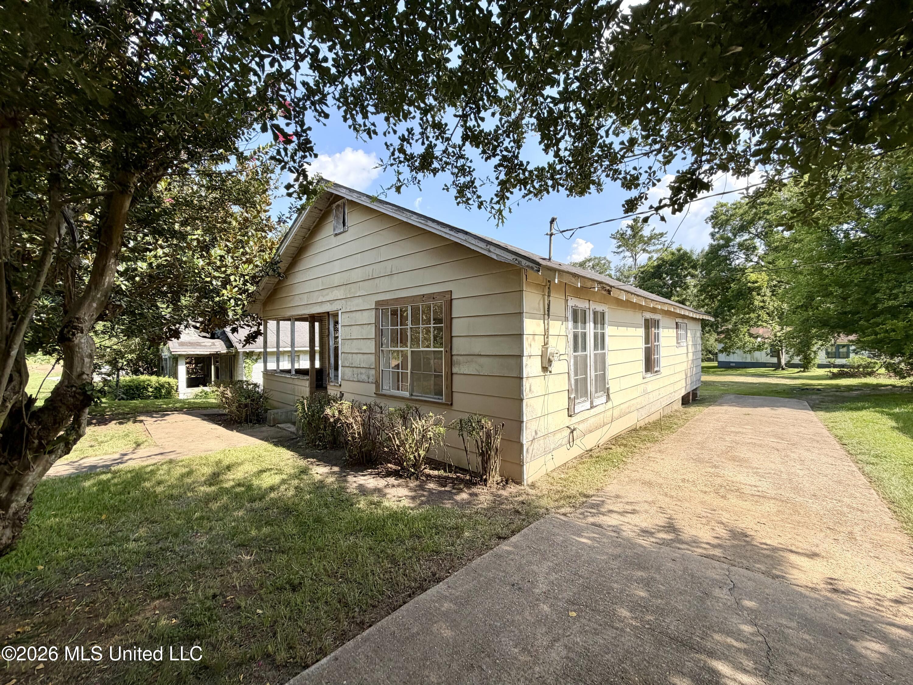 410 E Minnesota Street Property Photo 4