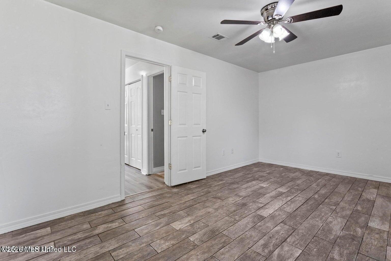 1706 James Buchanan Drive Property Photo 11