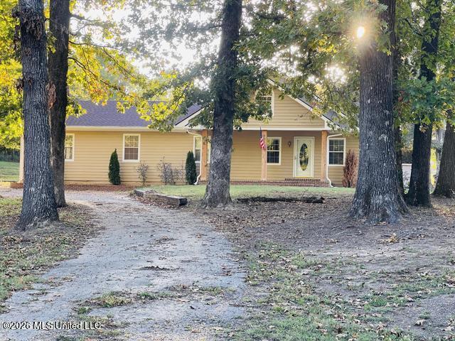 903 Shinault Road Property Photo 1