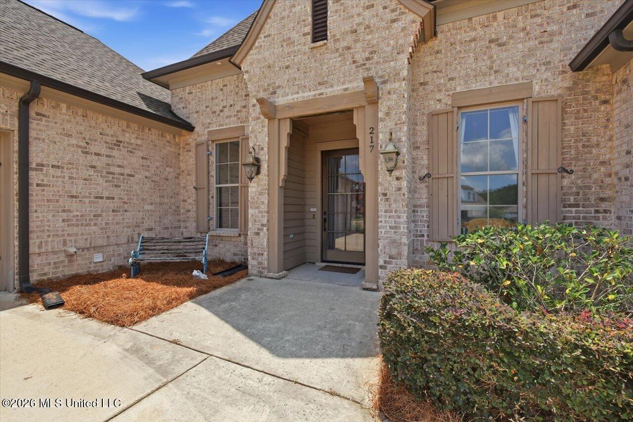 217 Harris Circle Property Photo 4