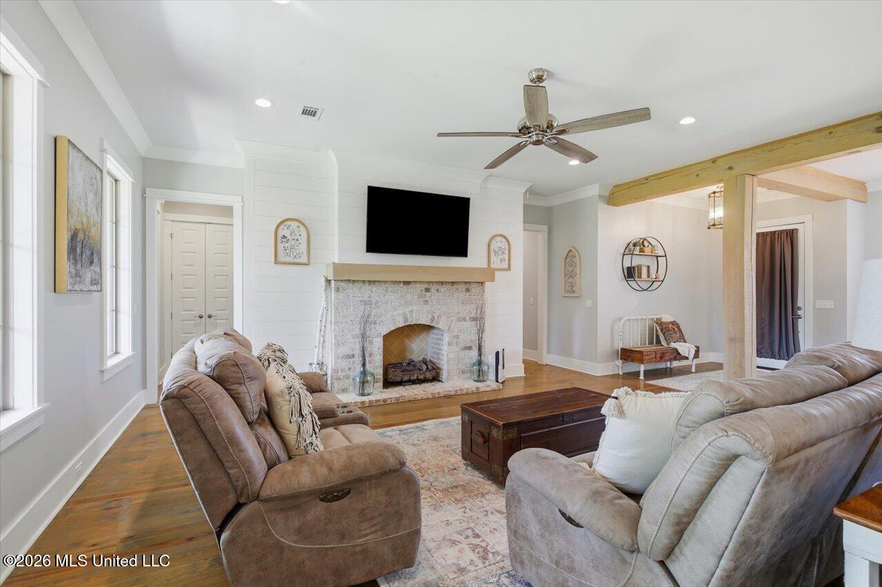 217 Harris Circle Property Photo 6