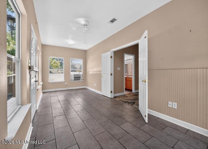 304 Vacation Lane Property Photo 18