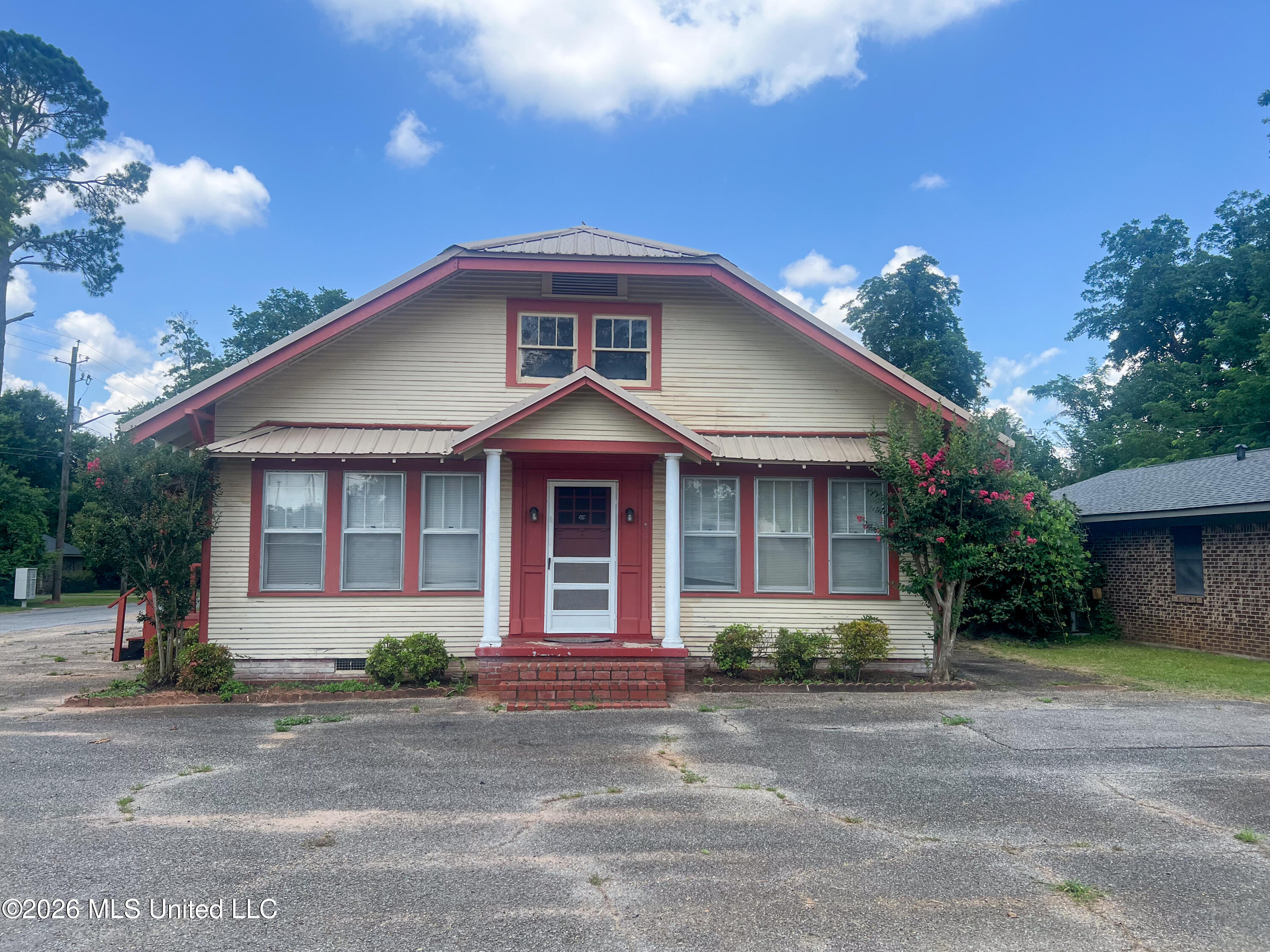 1017 Winter Street Property Photo 1