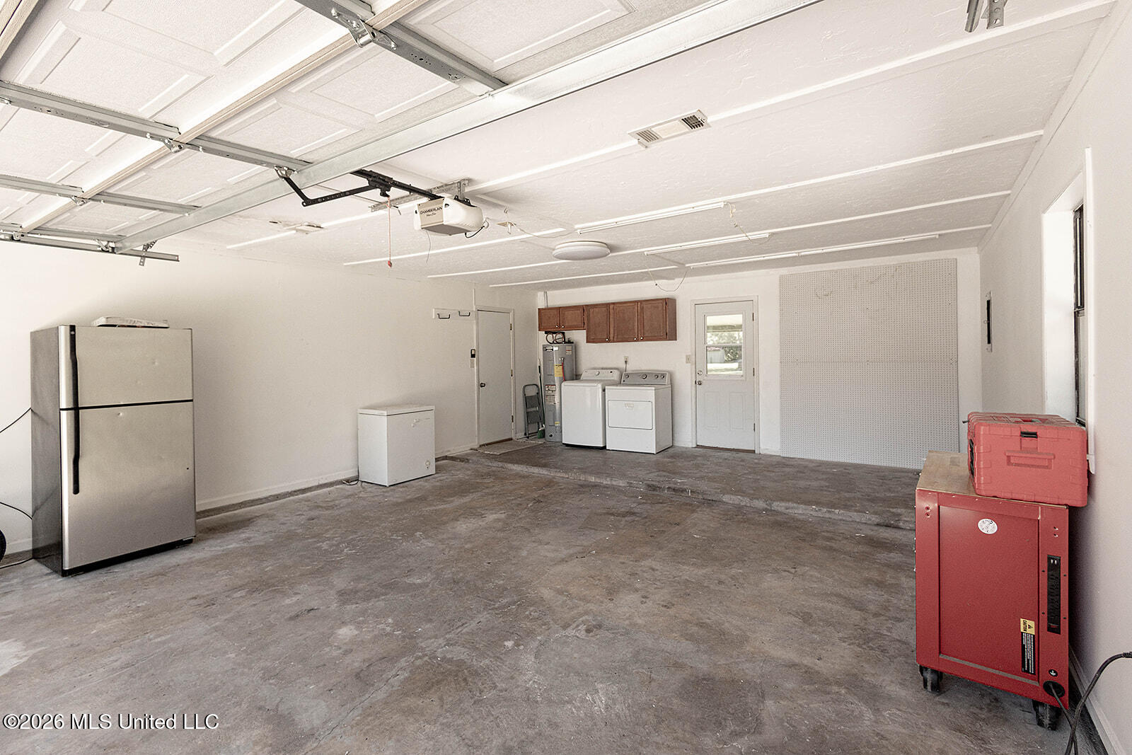 13200 Pine Avenue Property Photo 6
