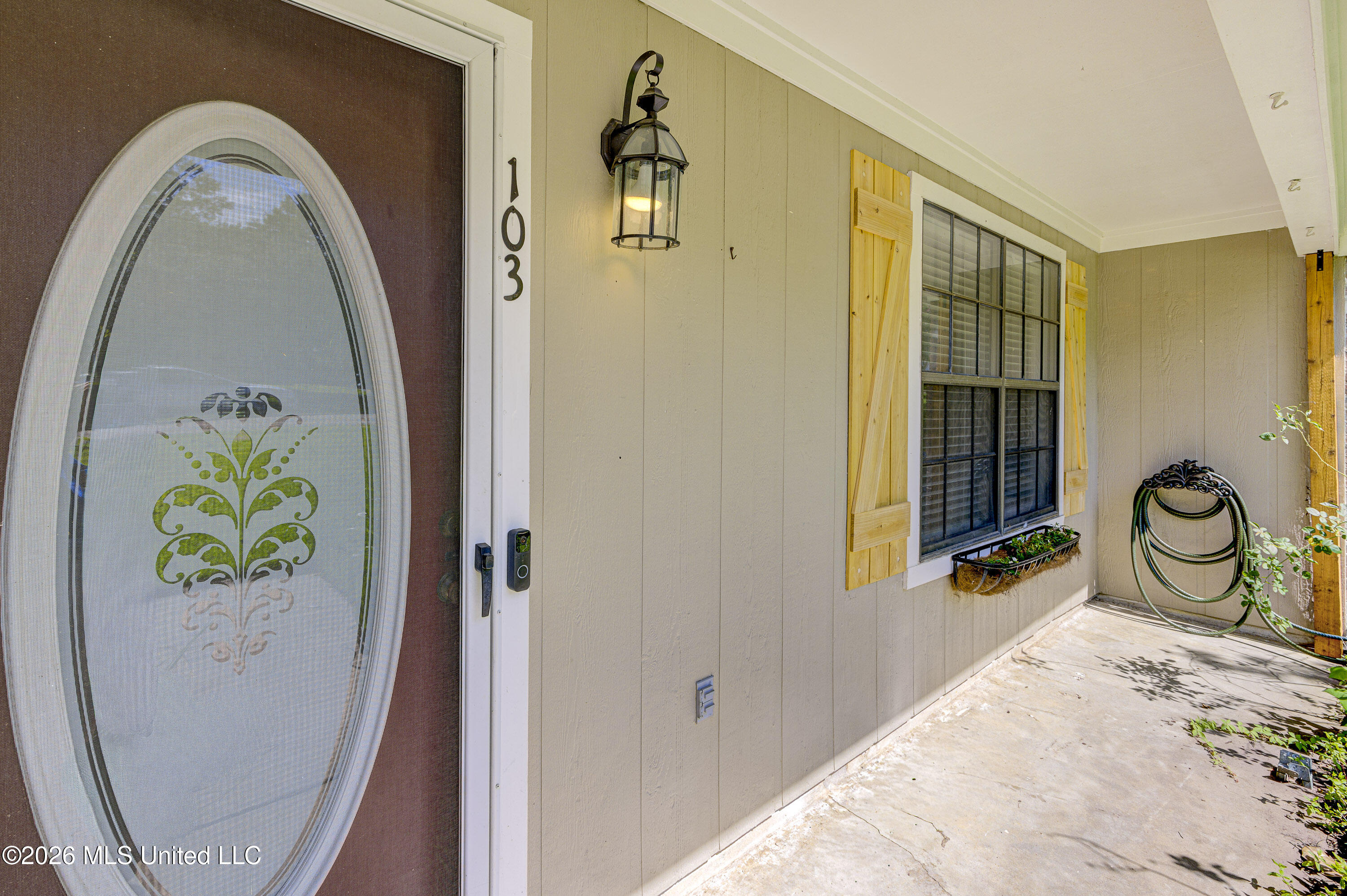 103 Erin Cove Property Photo 2