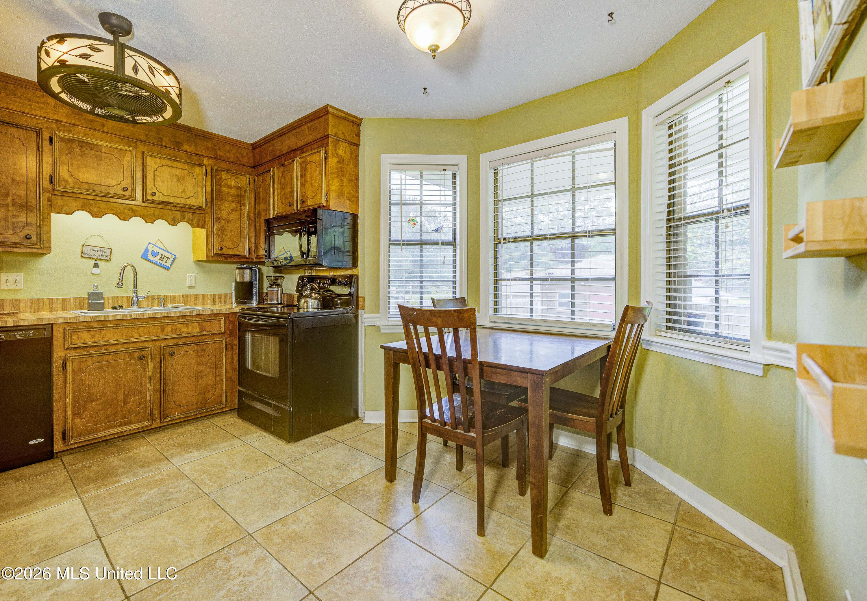103 Erin Cove Property Photo 6