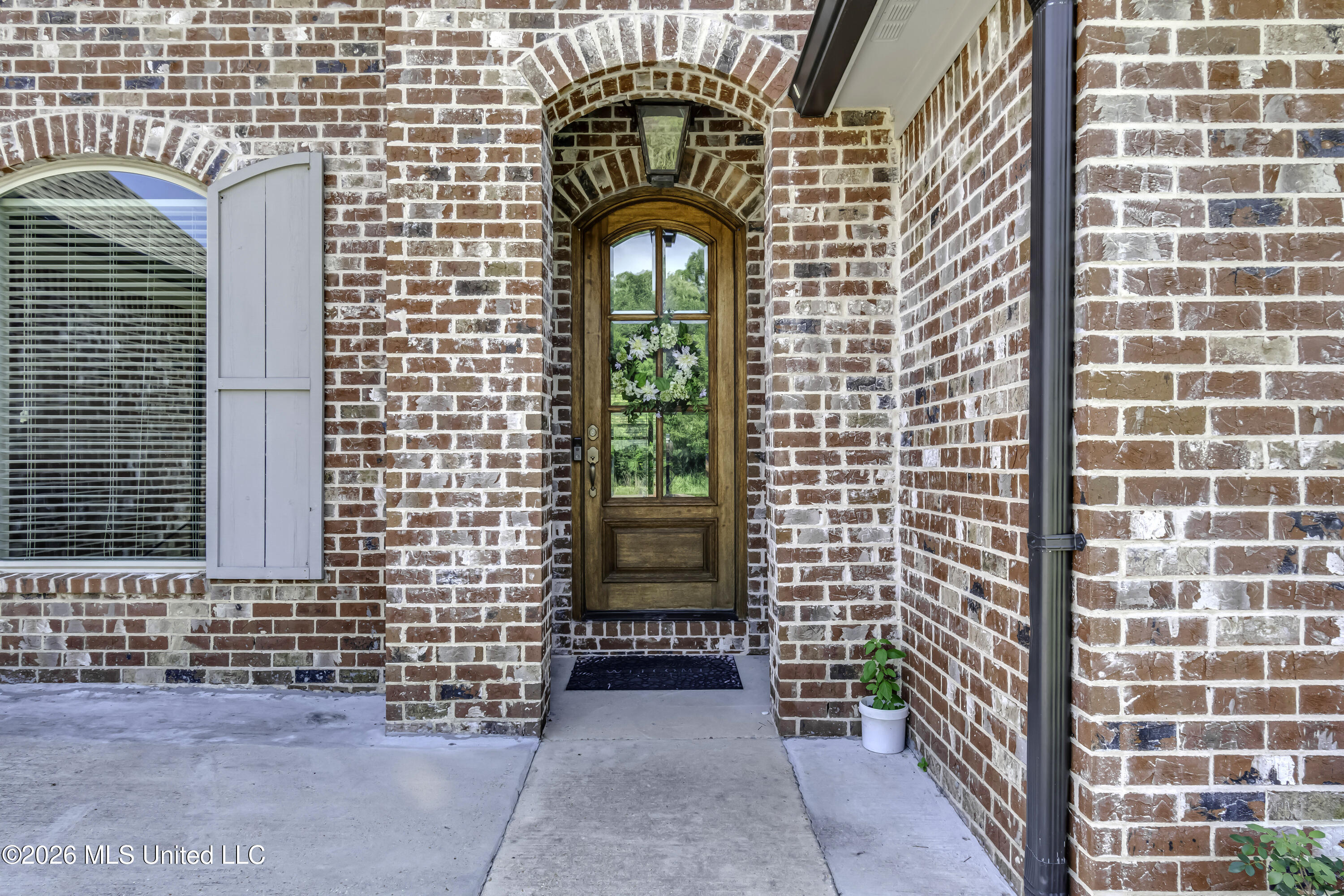 115 Caledonian Boulevard Property Photo 3