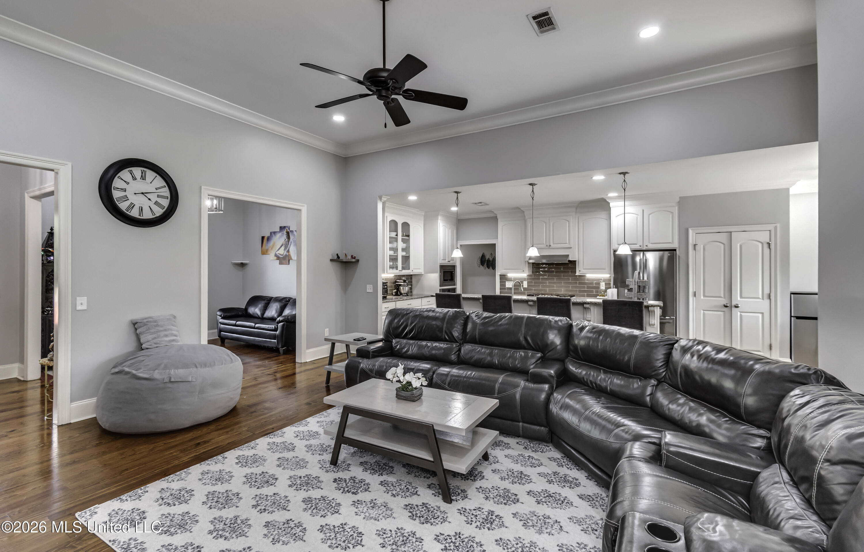 115 Caledonian Boulevard Property Photo 12