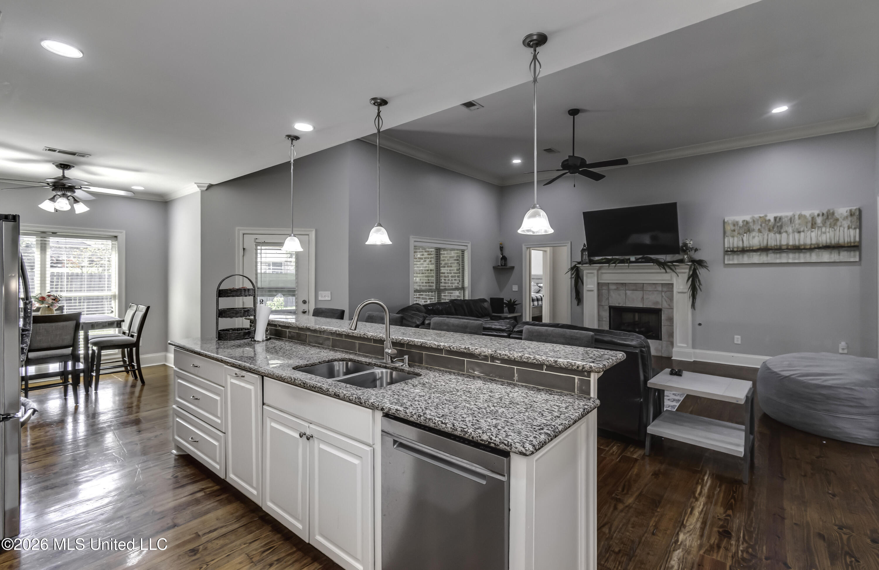 115 Caledonian Boulevard Property Photo 16