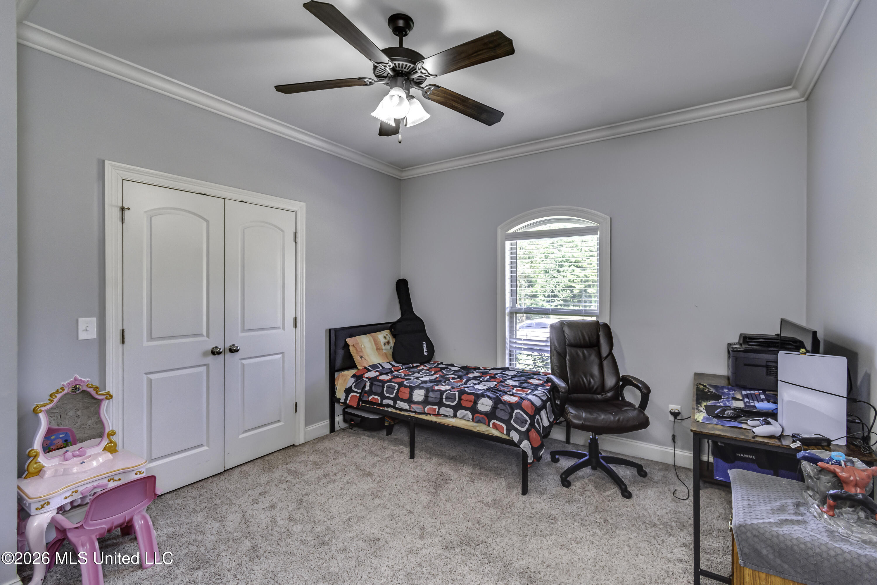 115 Caledonian Boulevard Property Photo 35