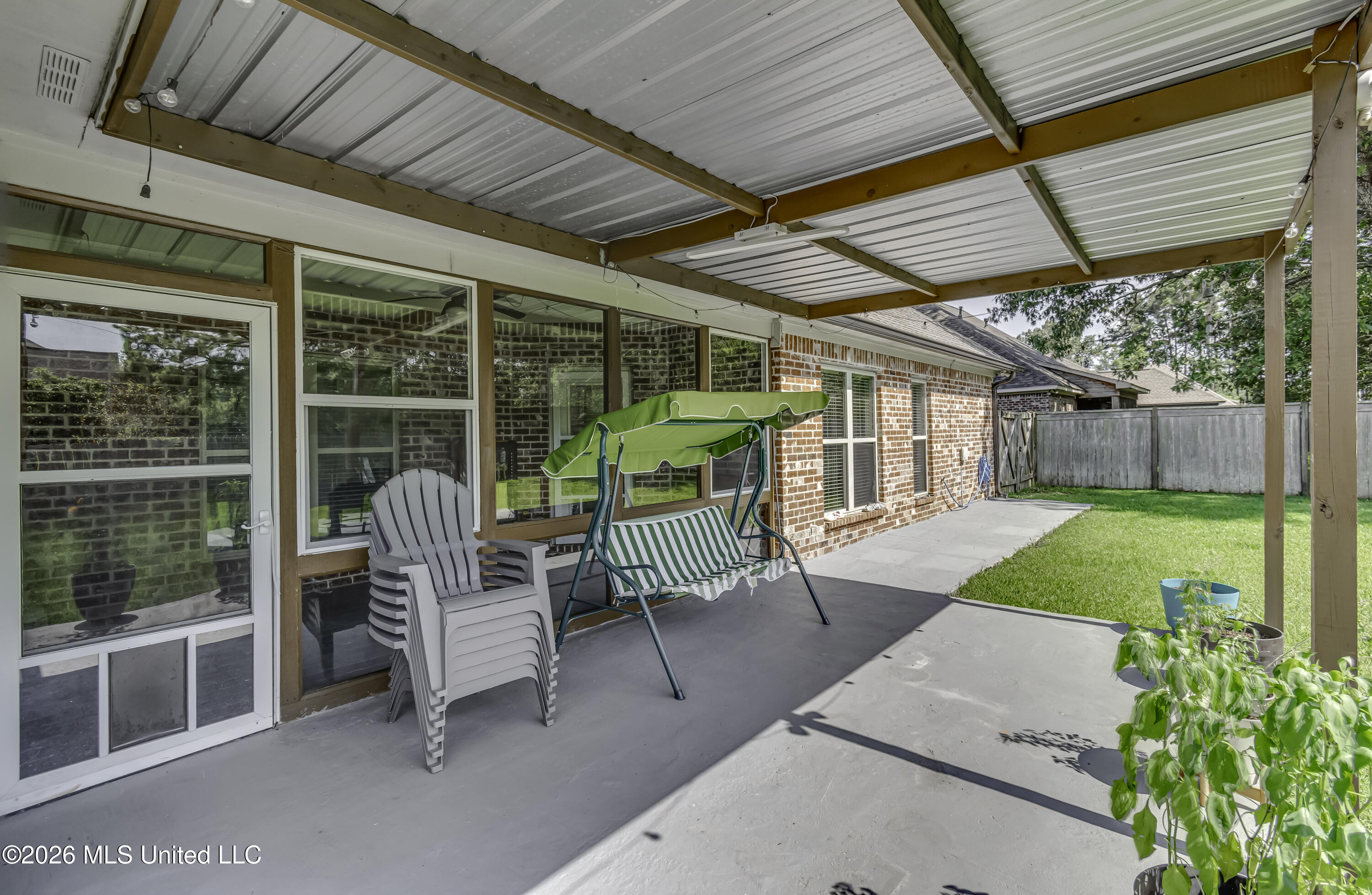 115 Caledonian Boulevard Property Photo 40