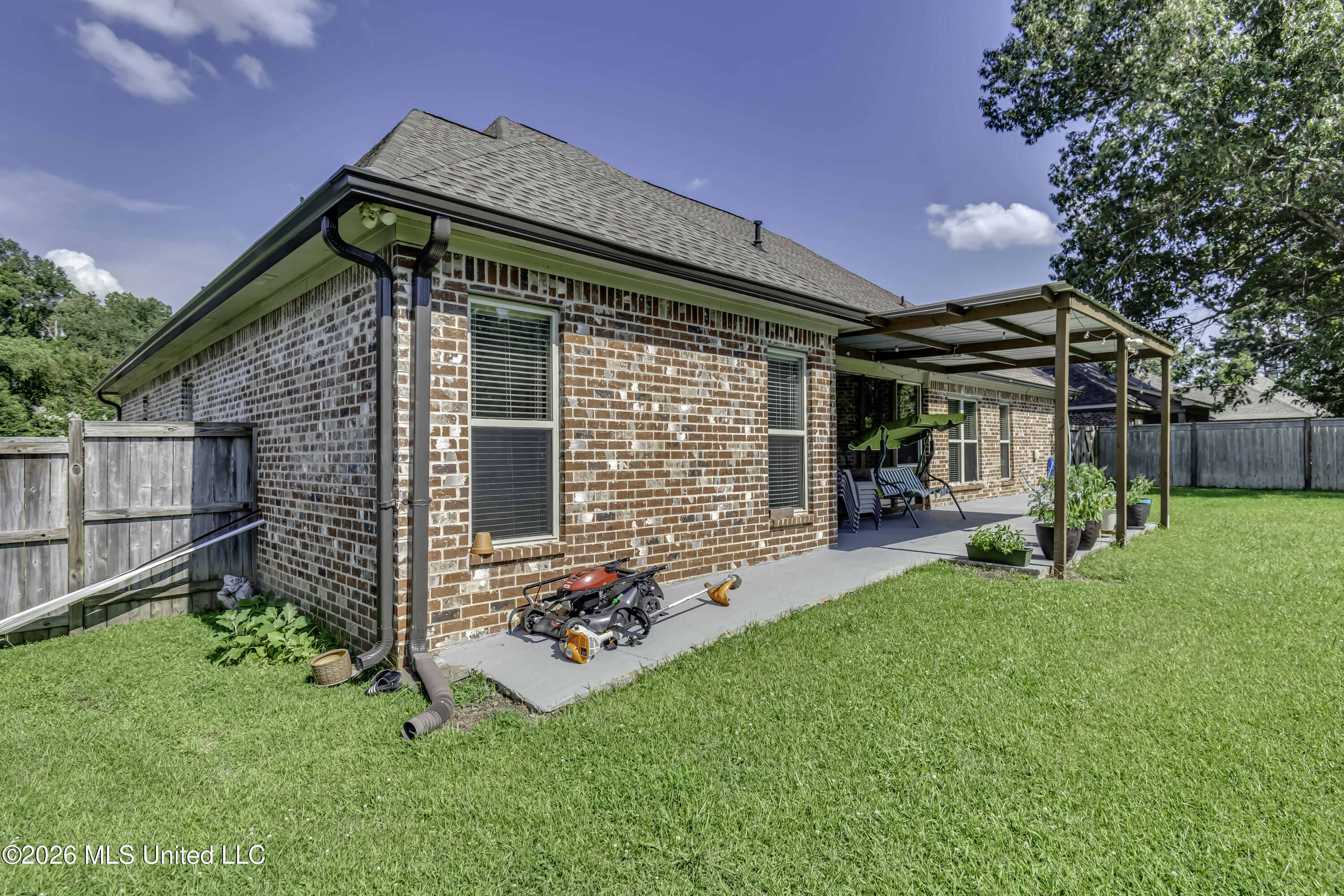 115 Caledonian Boulevard Property Photo 45
