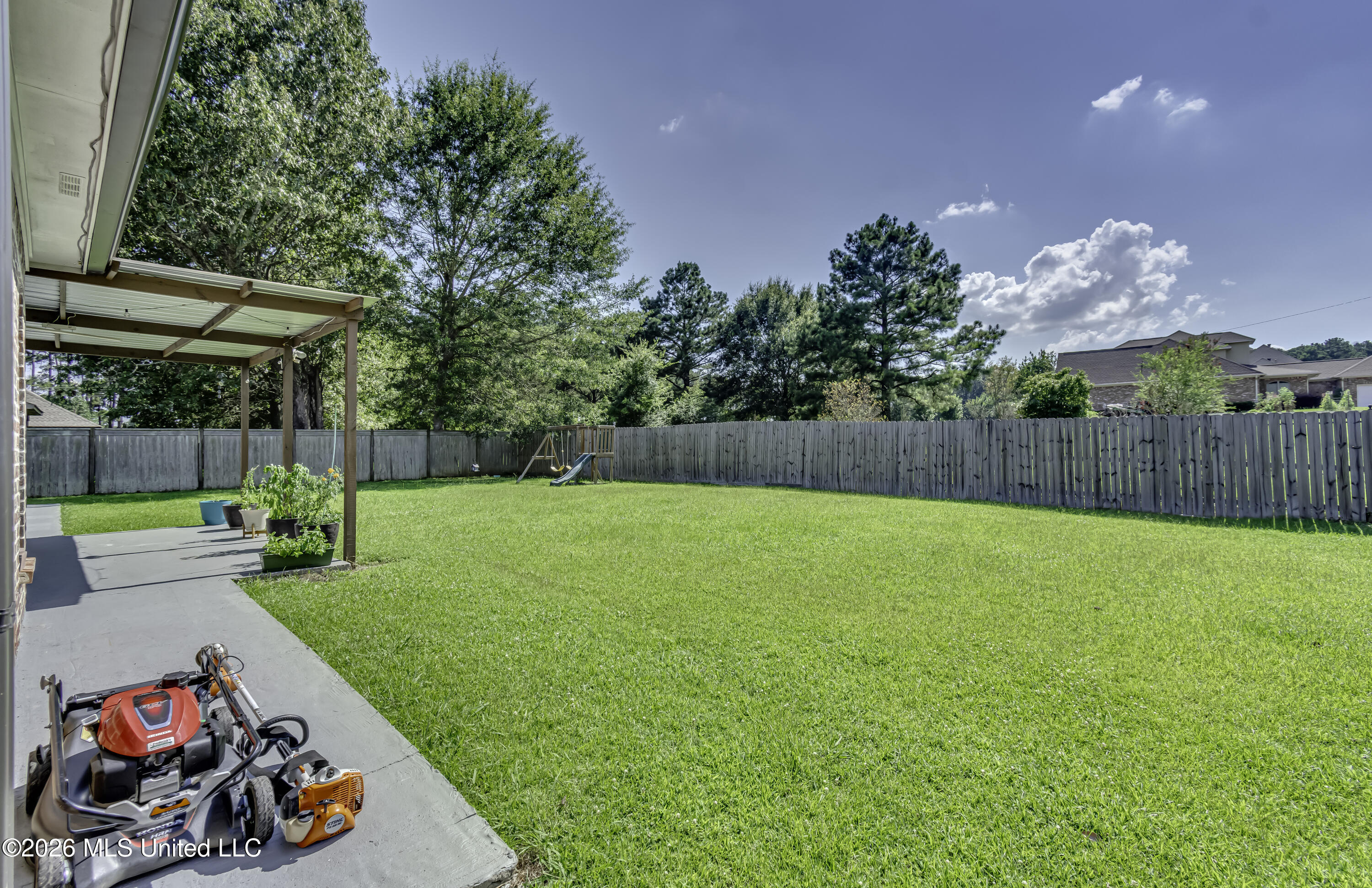 115 Caledonian Boulevard Property Photo 46