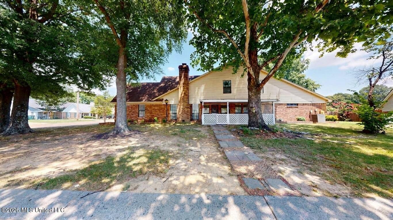 7158 Greenbriar Drive Property Photo 3