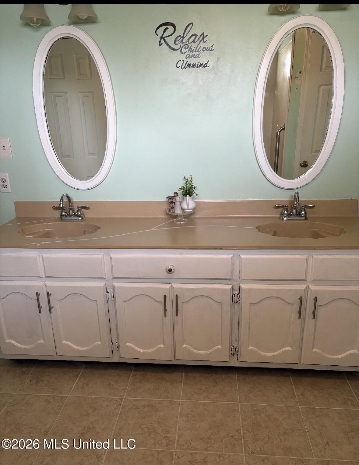 7158 Greenbriar Drive Property Photo 14