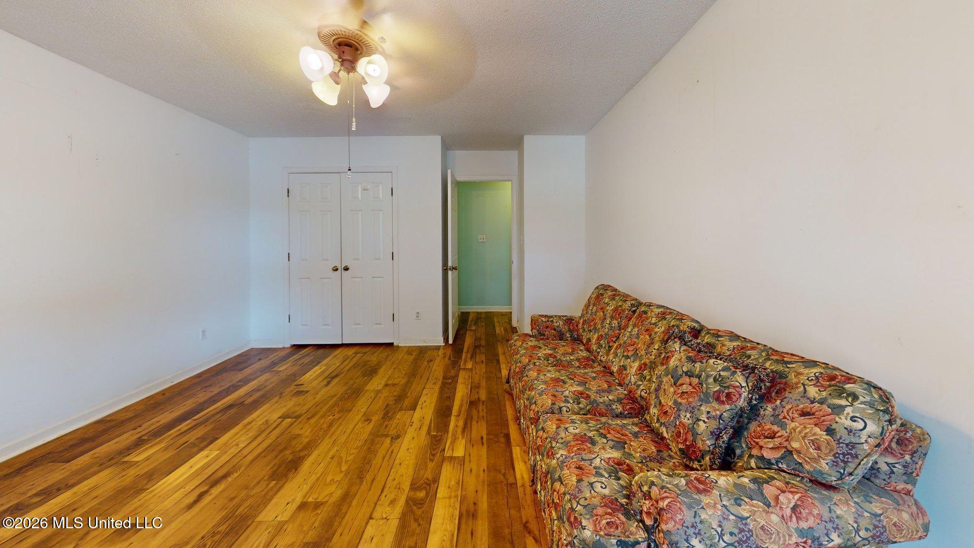 7158 Greenbriar Drive Property Photo 21