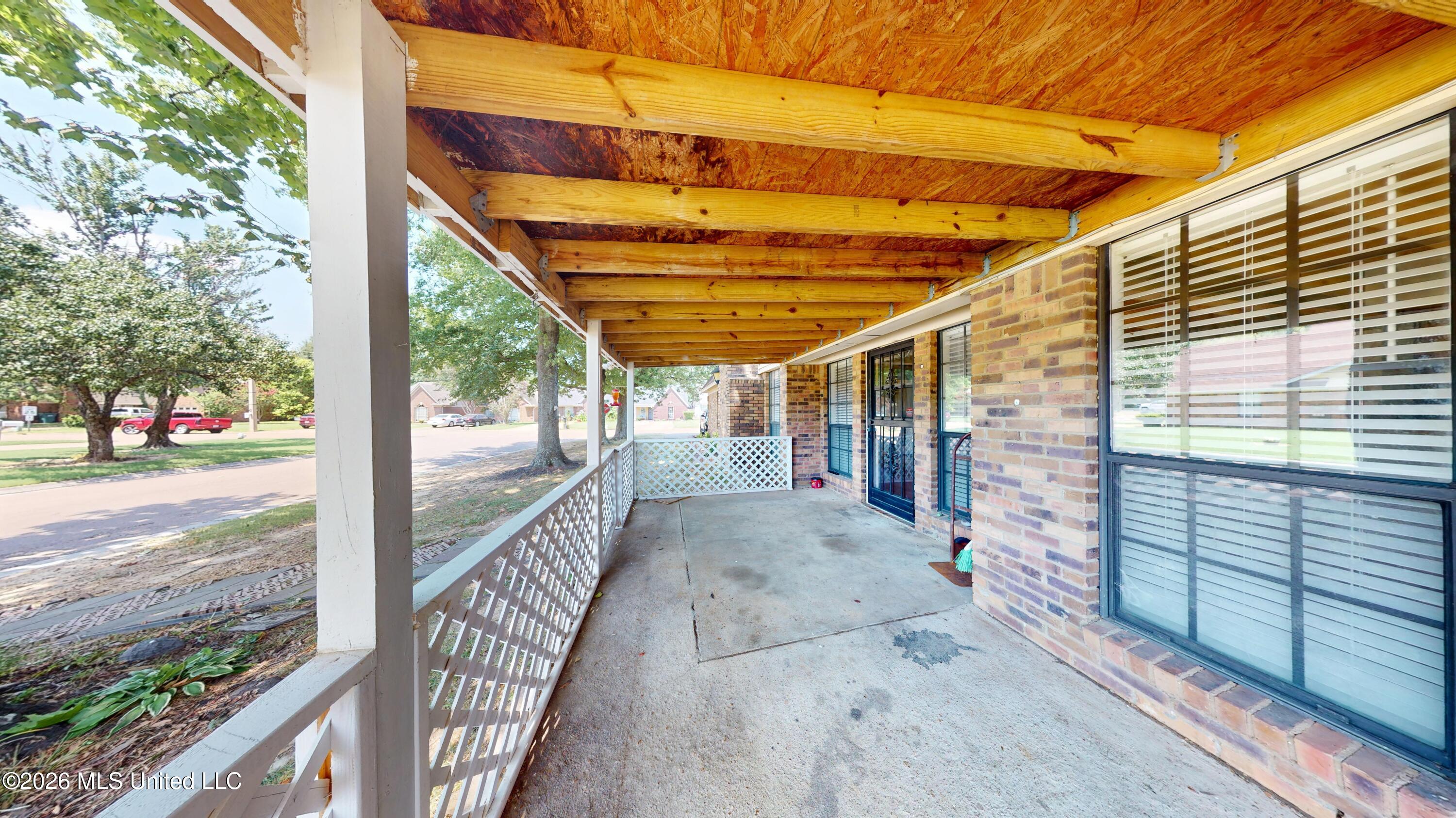 7158 Greenbriar Drive Property Photo 22
