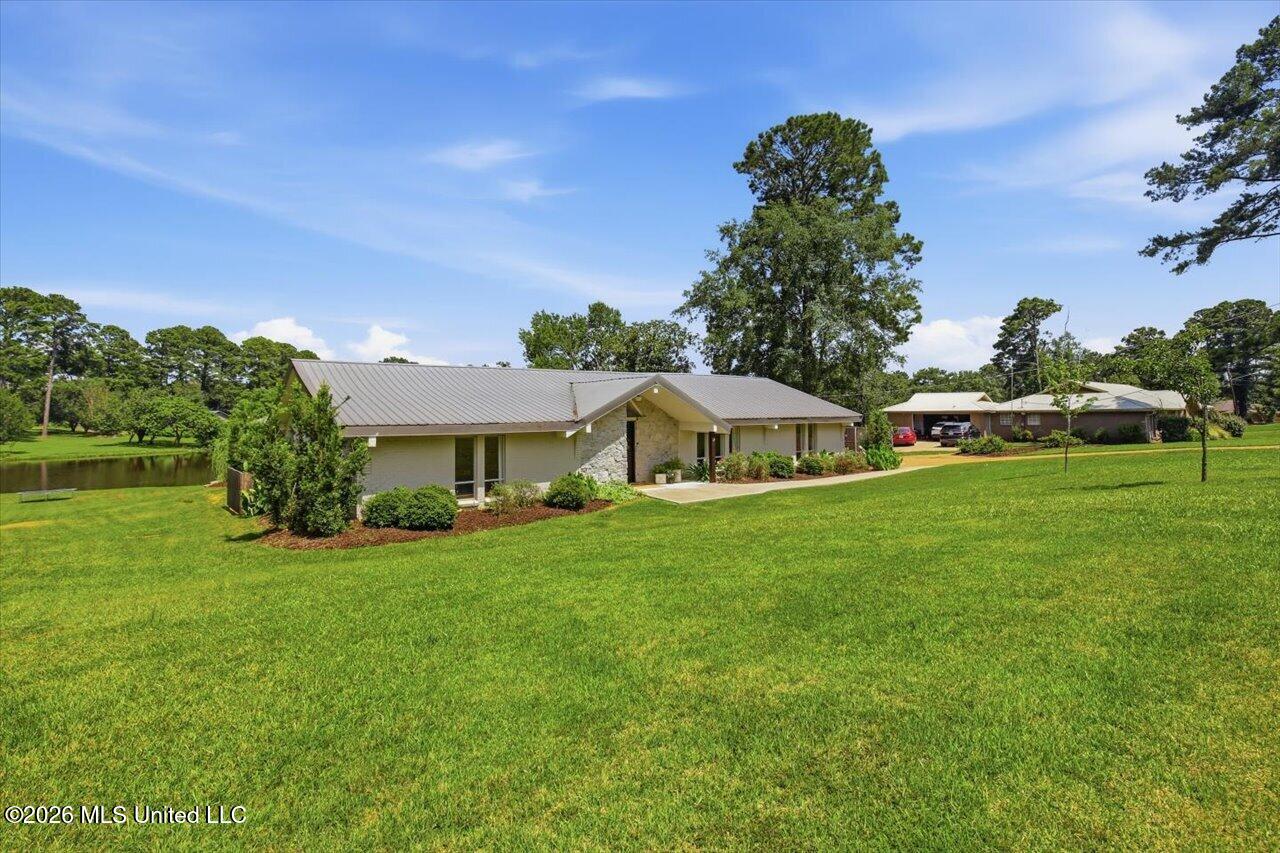 238 Kiowa Drive Property Photo 3