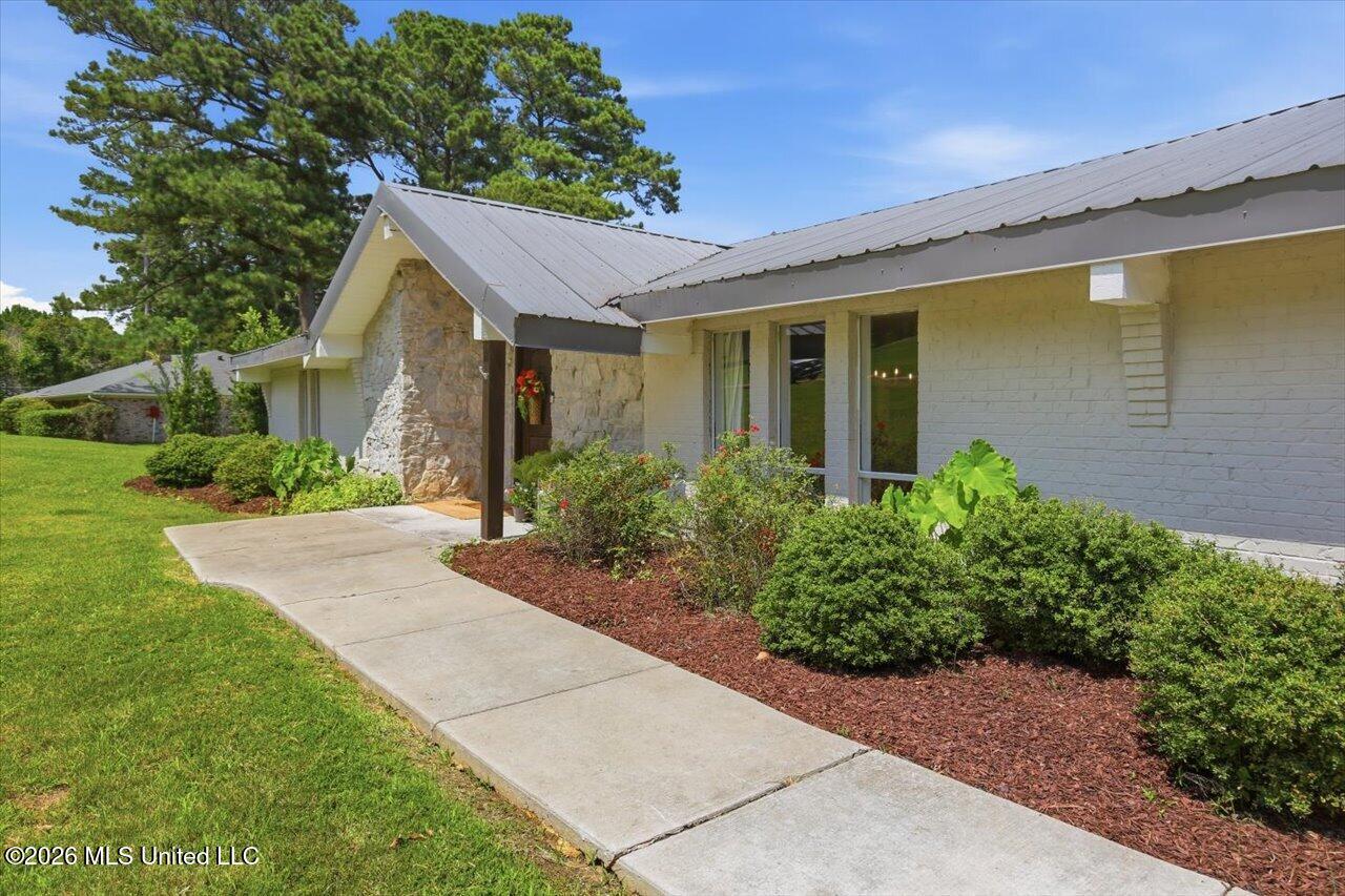 238 Kiowa Drive Property Photo 6