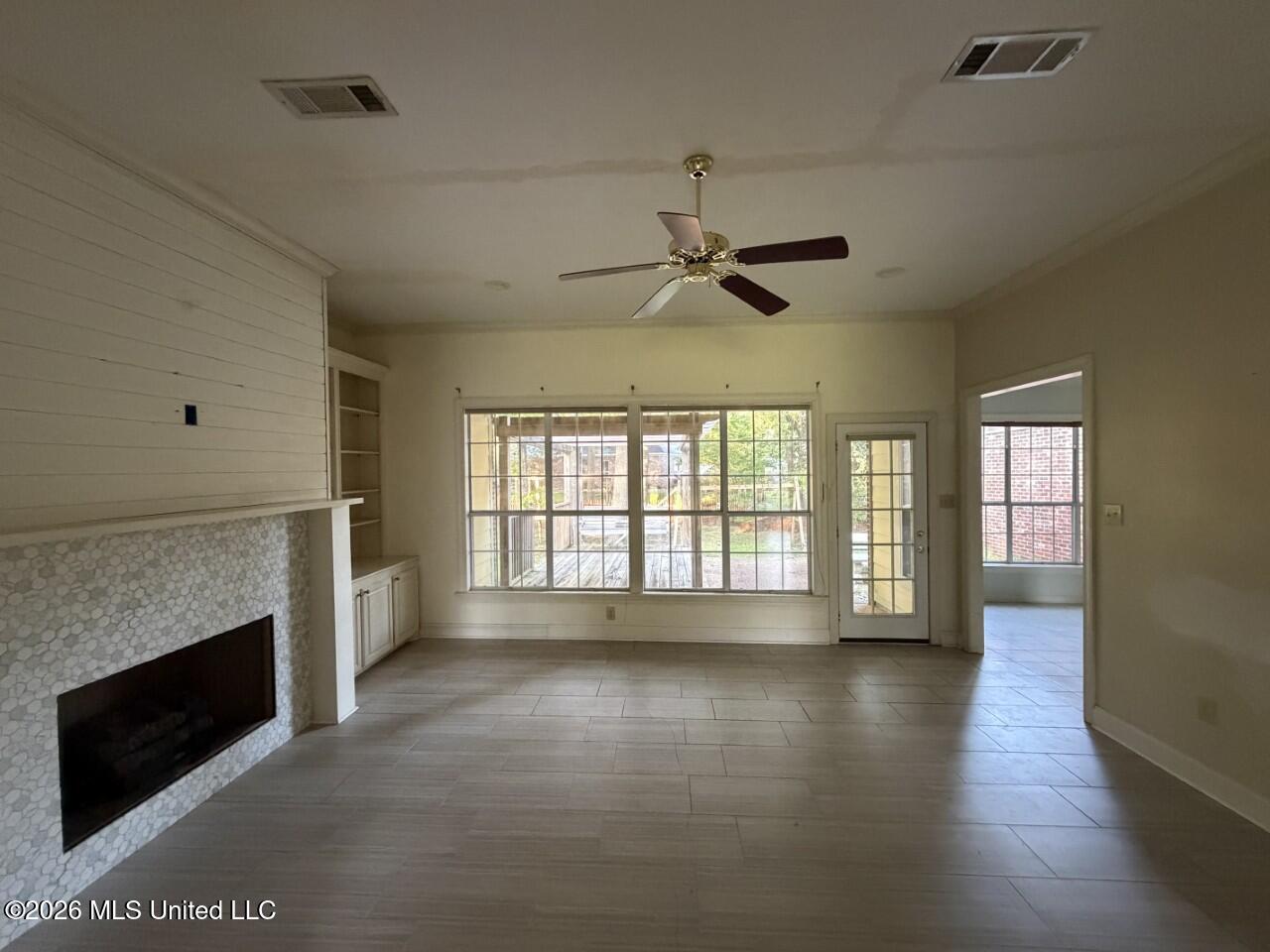 448 Apple Valley Property Photo 2