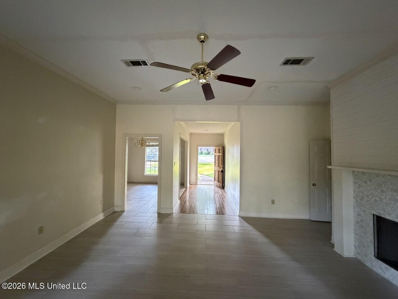 448 Apple Valley Property Photo 4